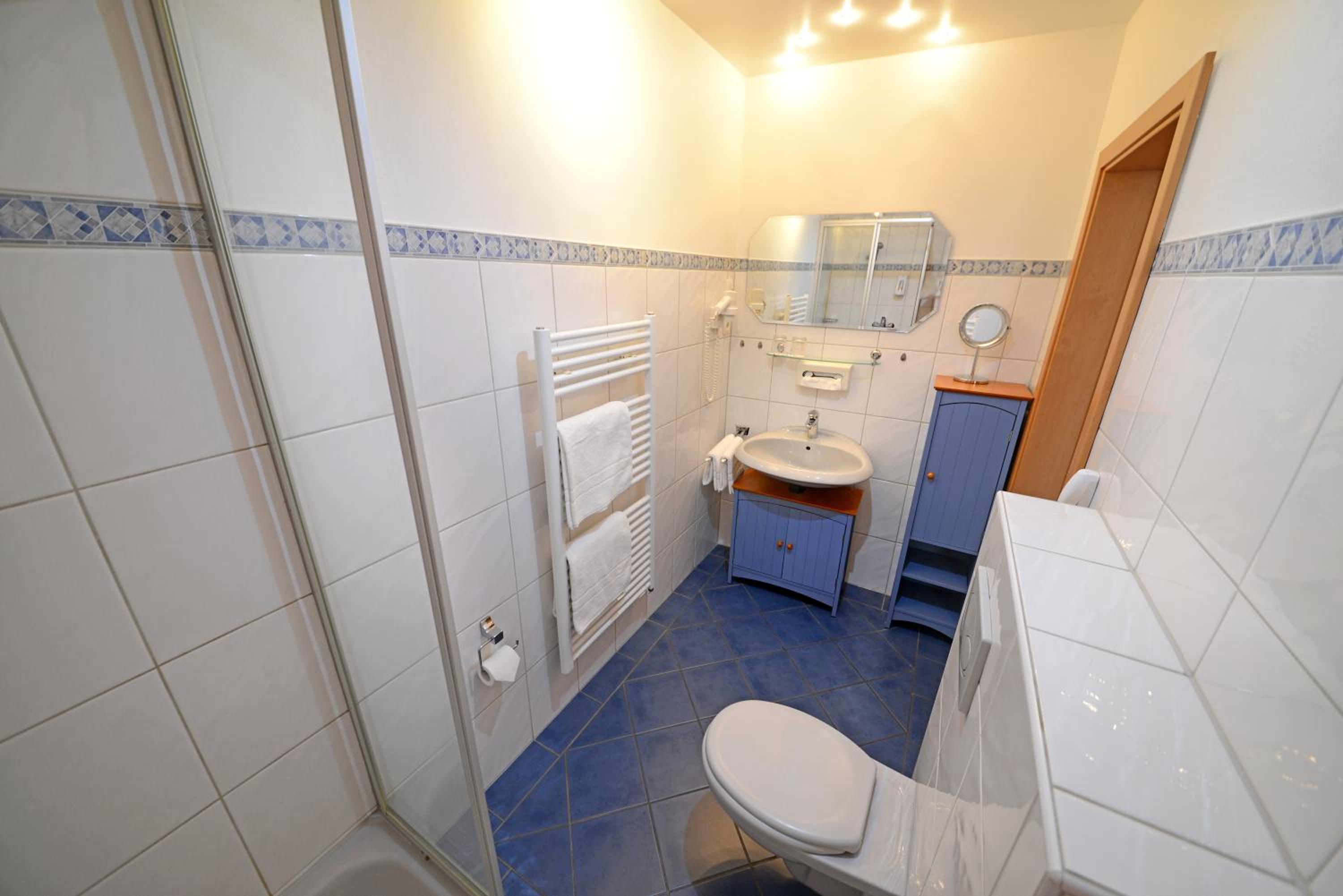 Apartment with Terrace - Photo 3
