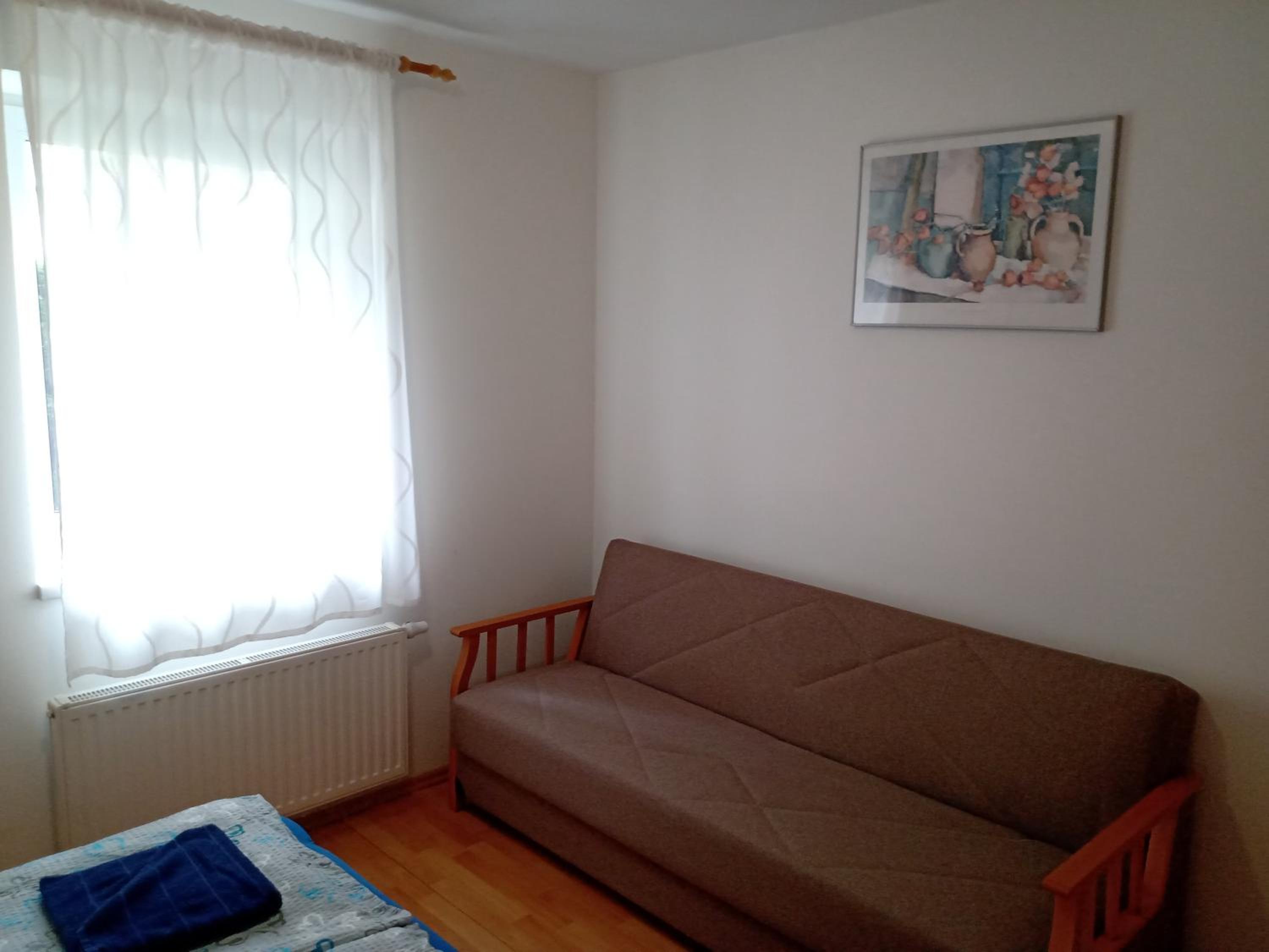 One-Bedroom Apartment - Photo 4