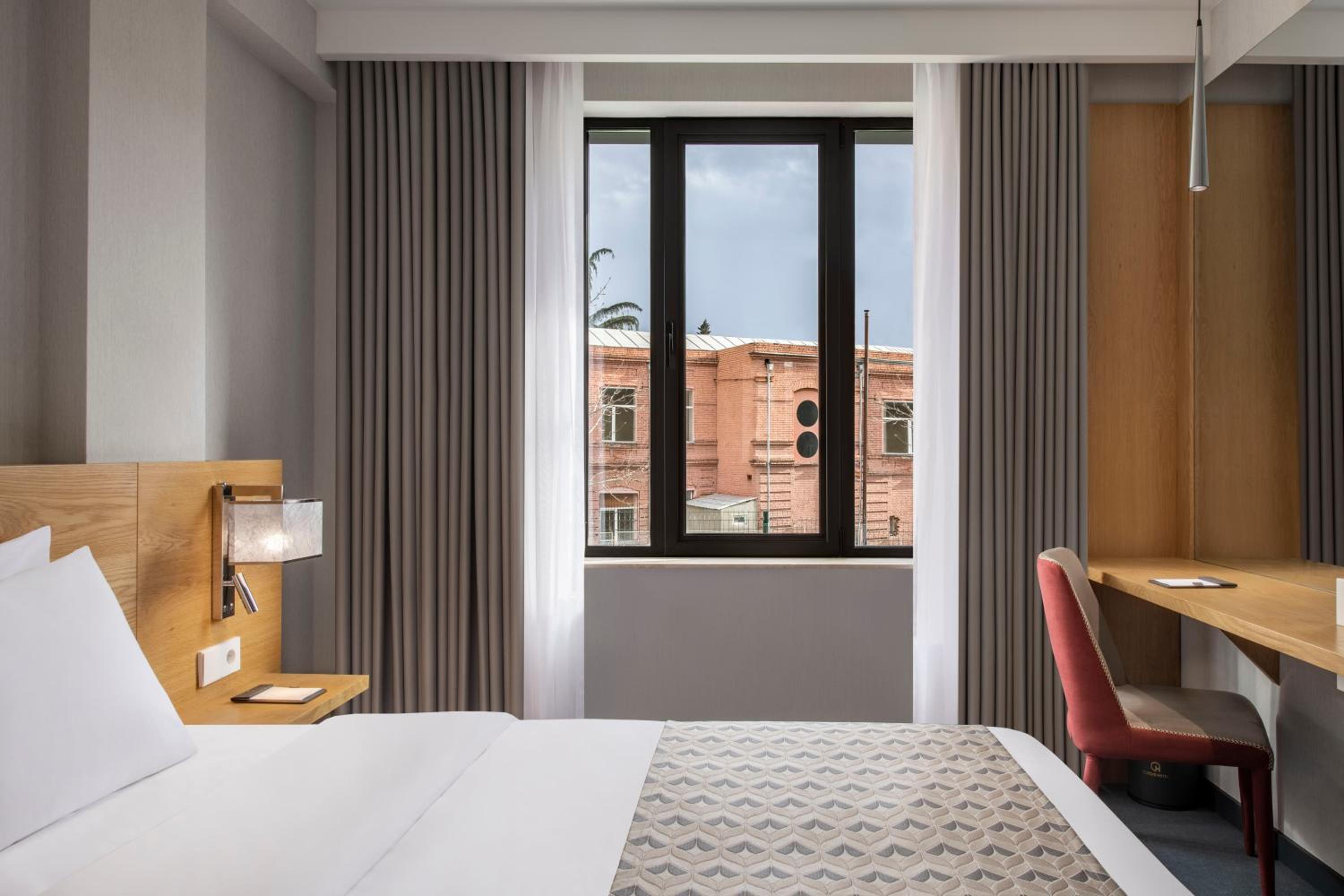 Standard Double or Twin Room - Photo 8