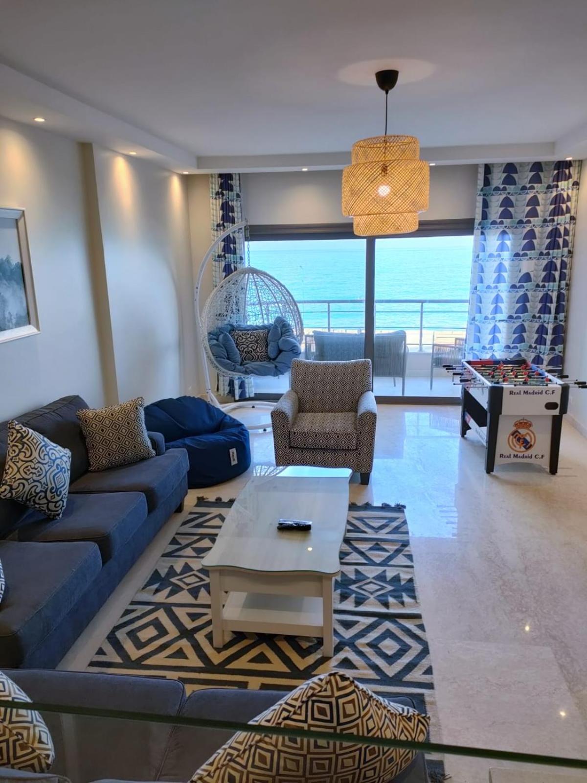 Family Apartment with Sea View photo 2