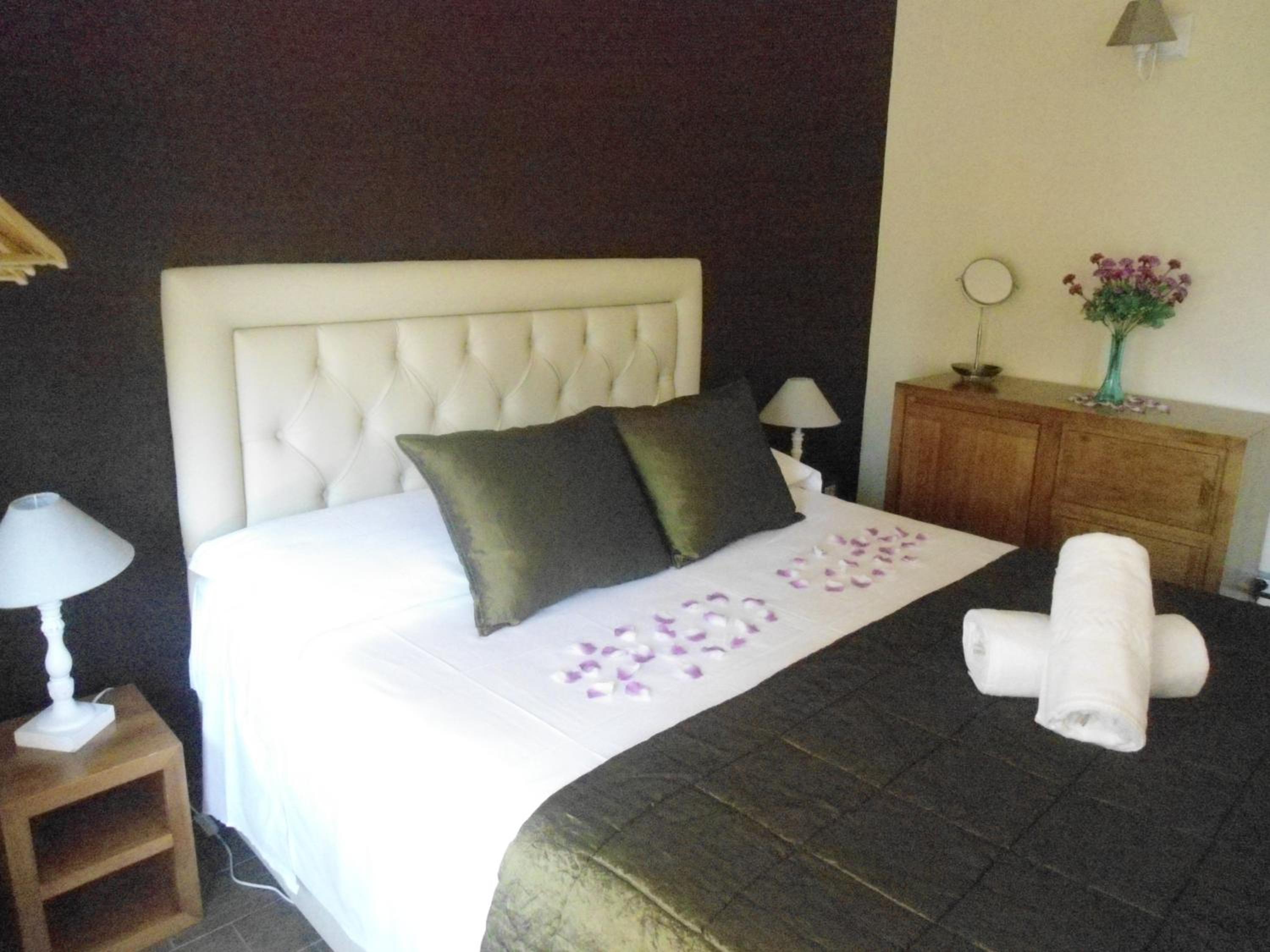Double Room with Spa Bath and Balcony photo 2
