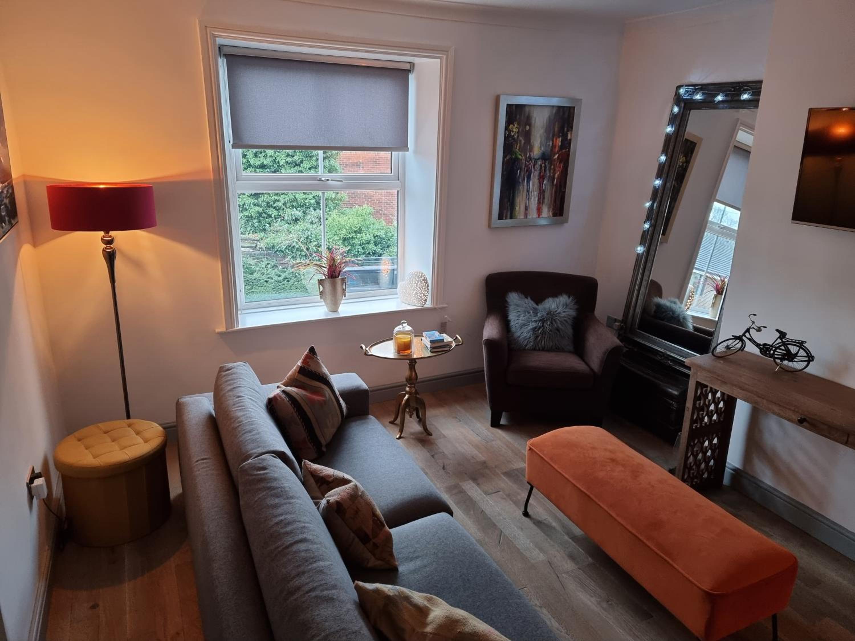 One-Bedroom Apartment photo 2