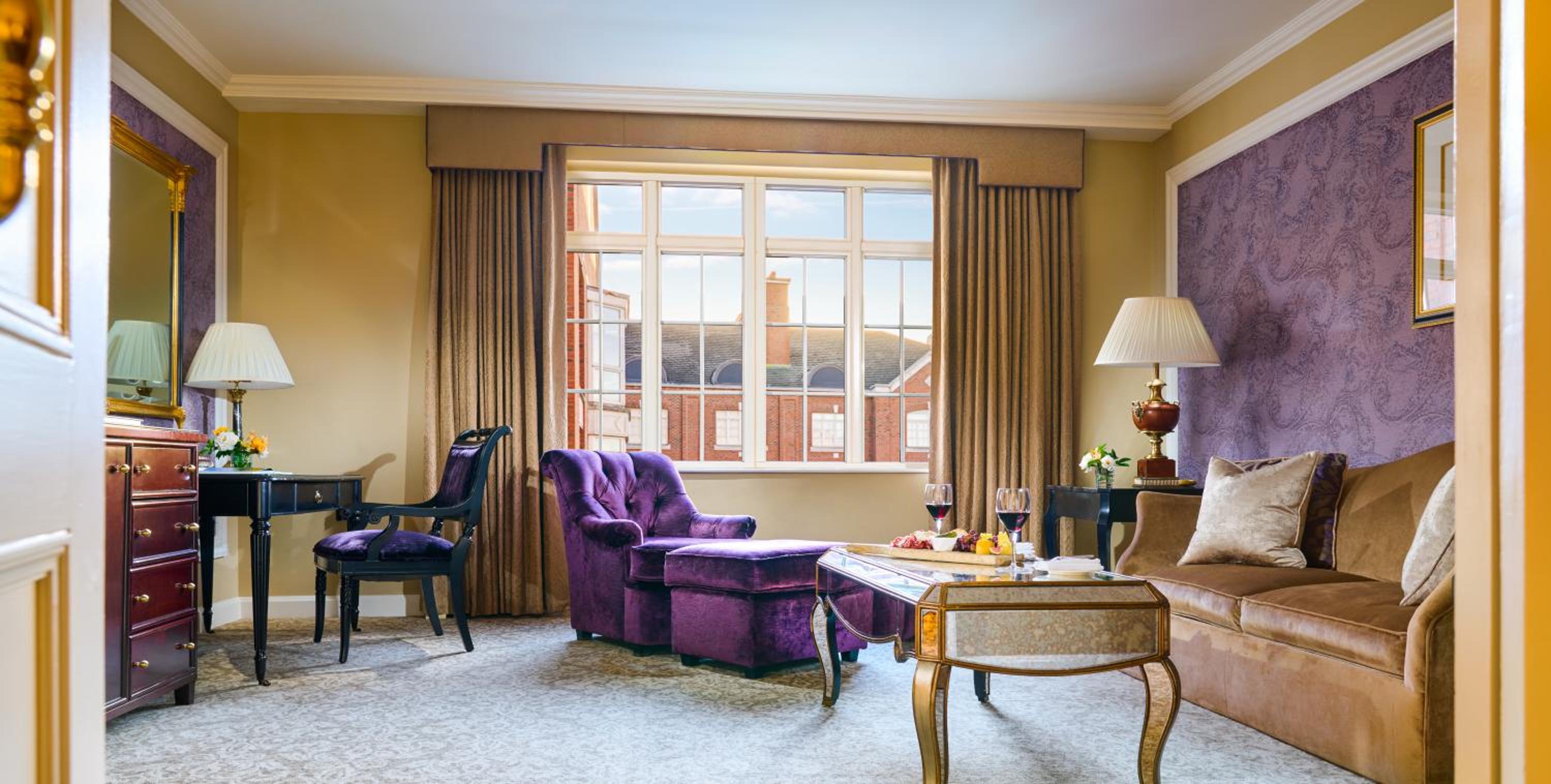 One-Bedroom Suite with Sofa Bed photo 1