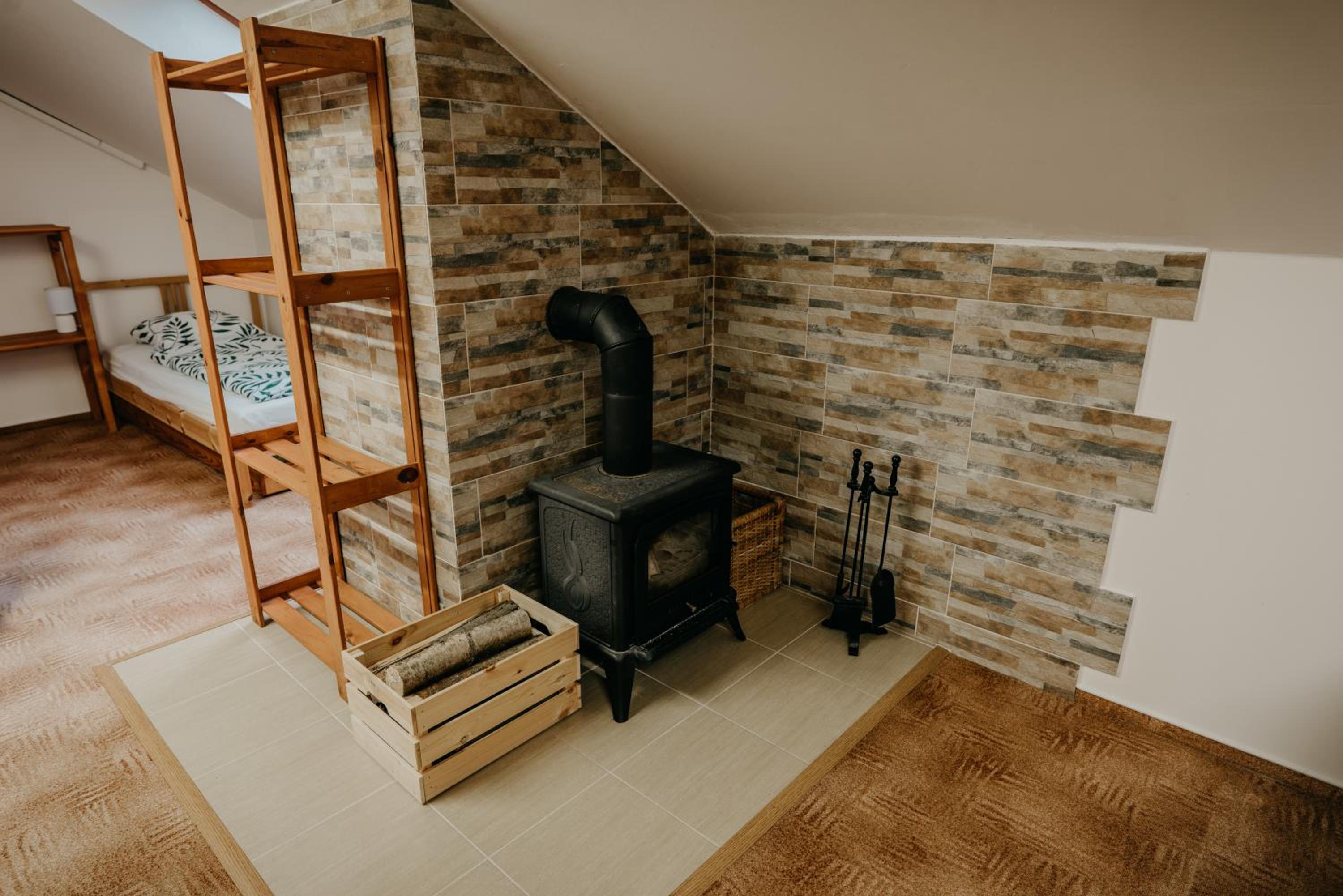 Standard Suite - Photo 3
