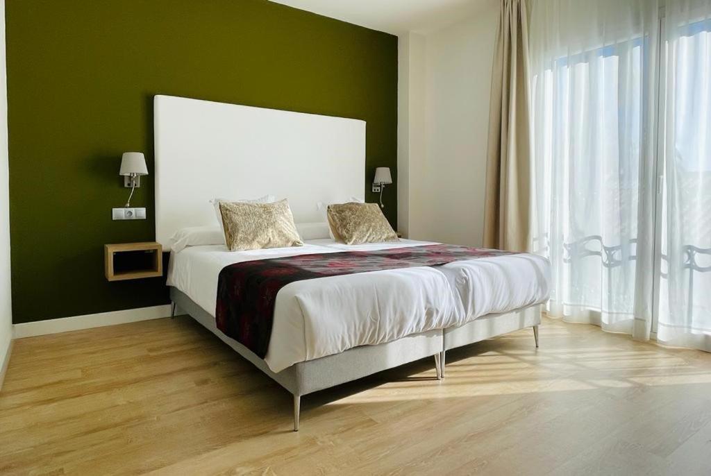 Deluxe Room - Photo 1