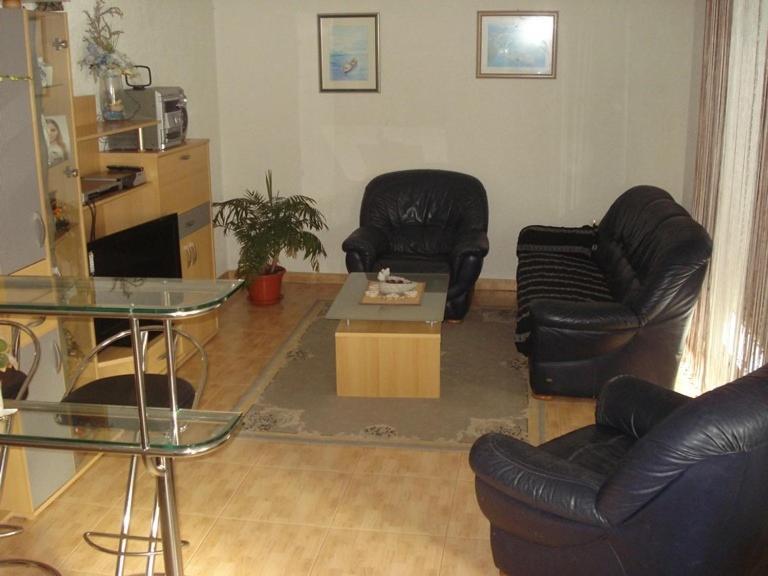 Three-Bedroom Apartment photo 1