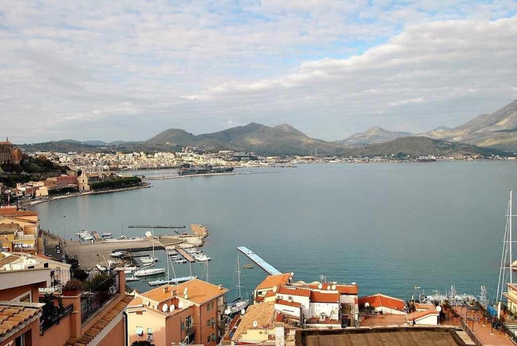Apartment with Sea View - Photo 14