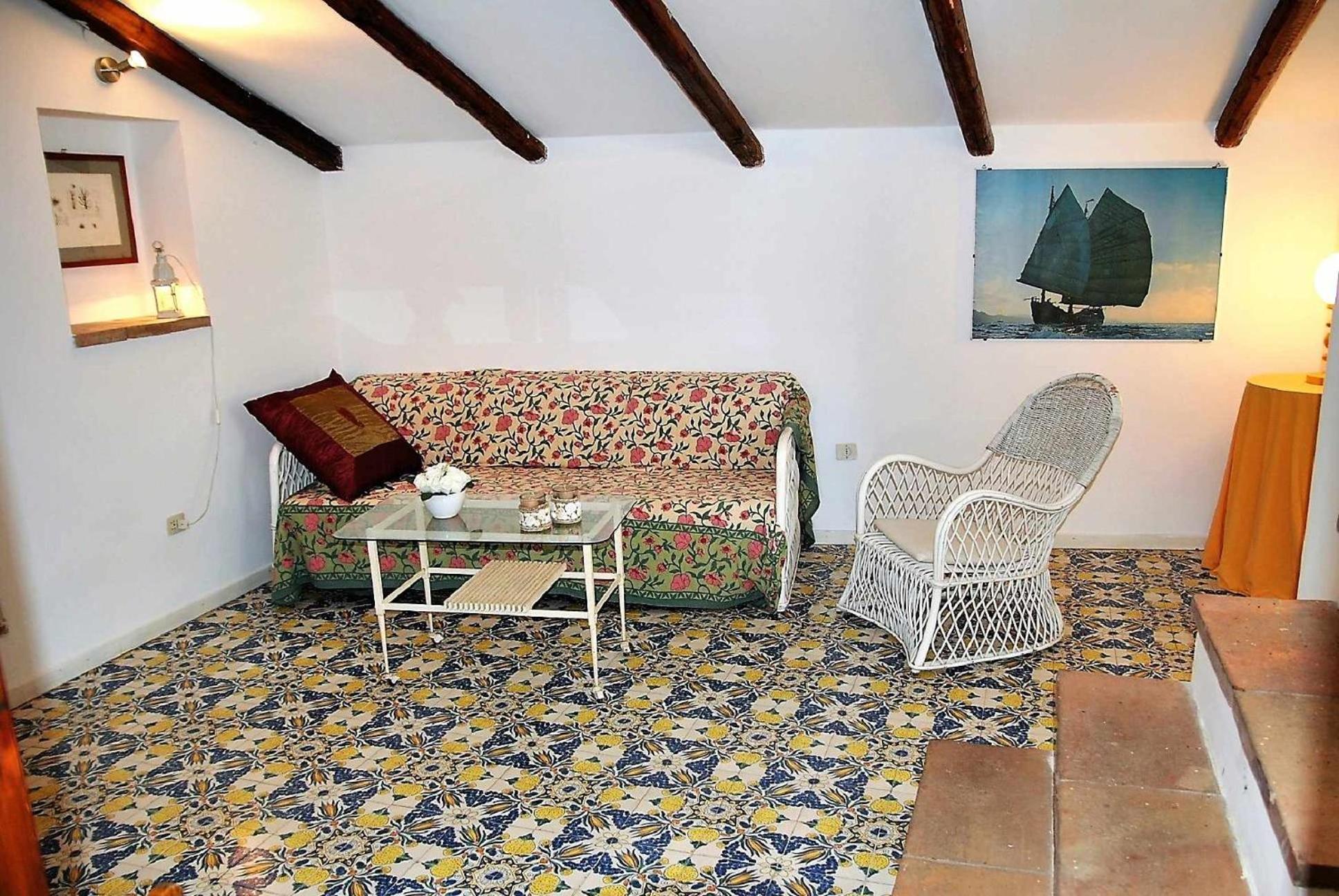 Apartment with Sea View - Photo 2
