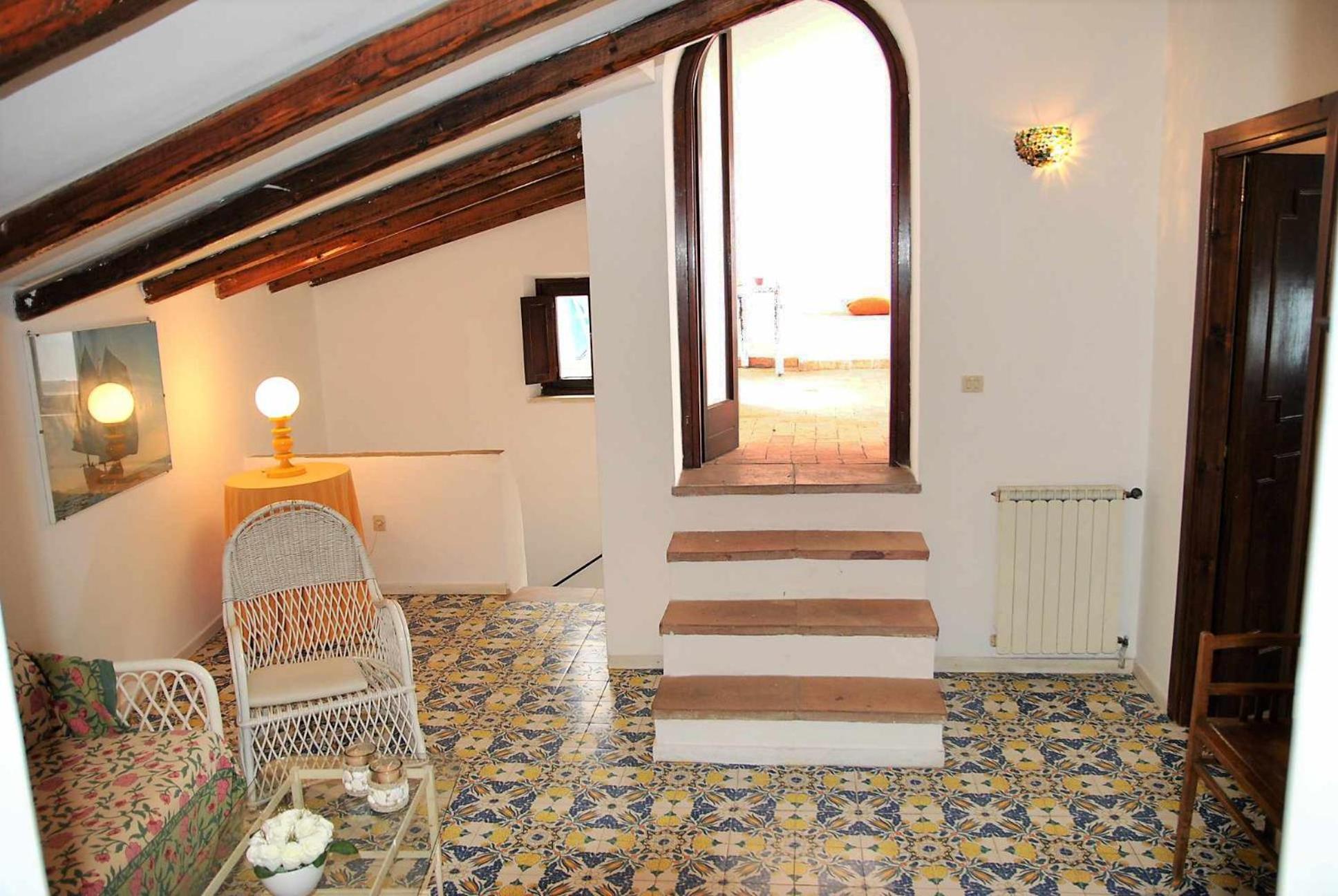 Apartment with Sea View - Photo 6