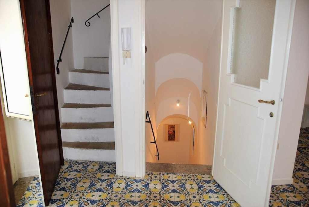 Apartment with Sea View - Photo 7