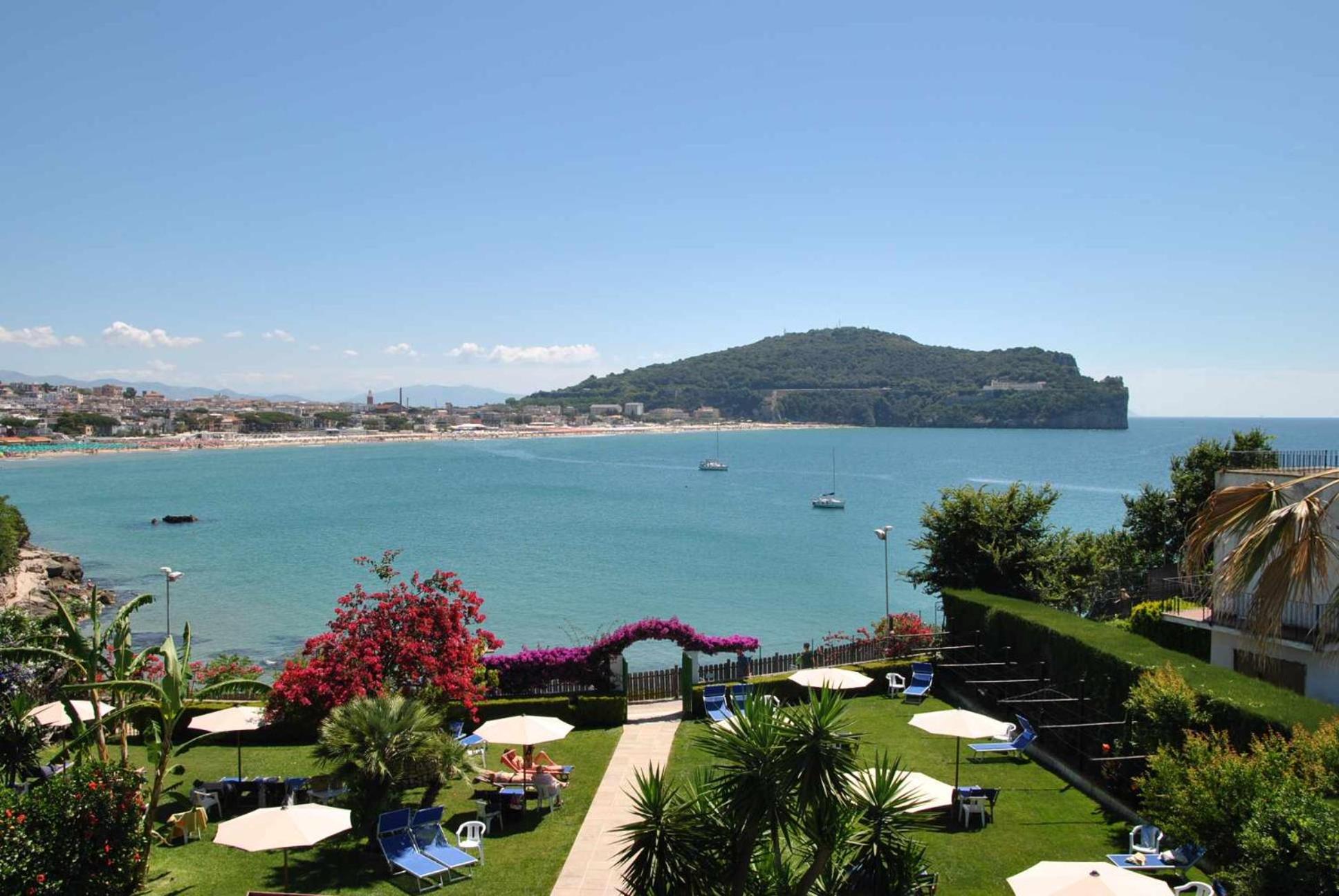 Apartment with Sea View - Photo 34