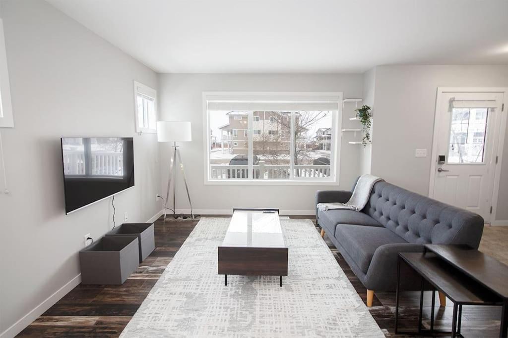 Family Room photo 2