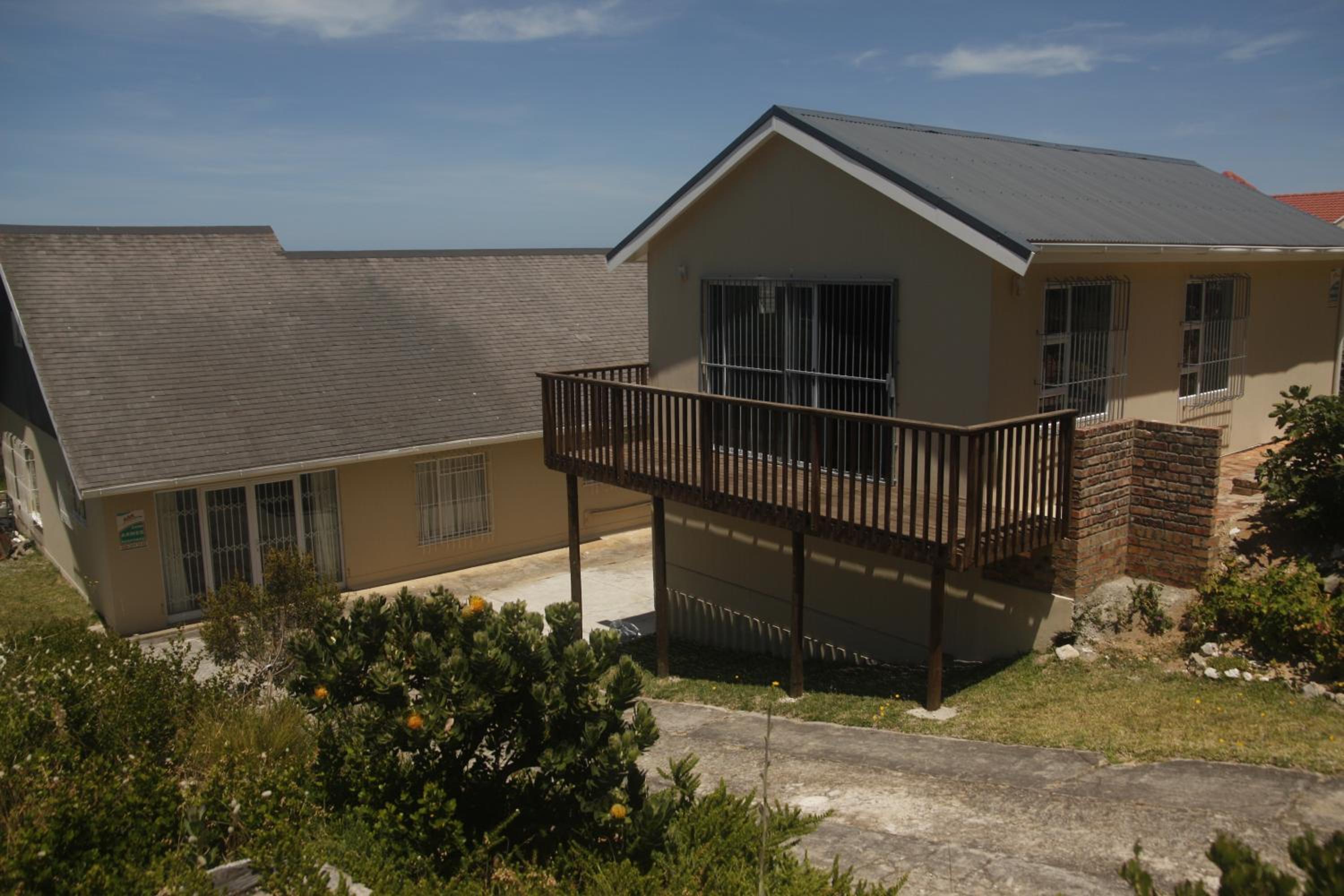 Deluxe Double Room with Shower (partial sea view) photo 3