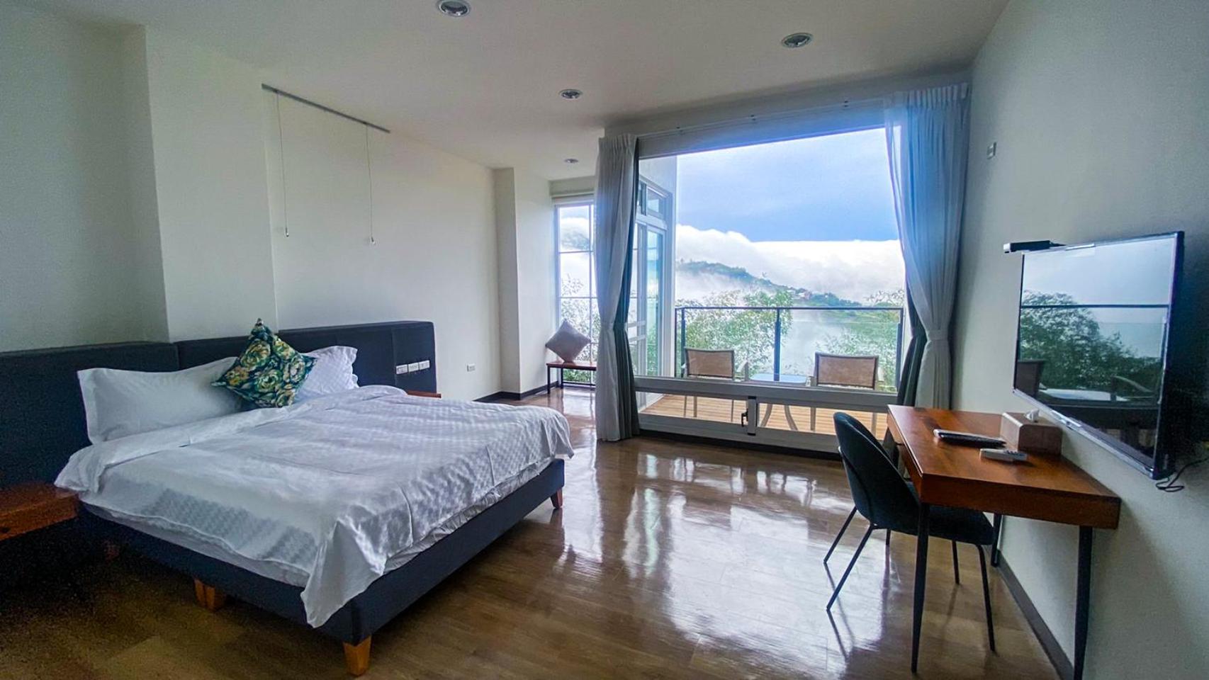 Double Room with Mountain View