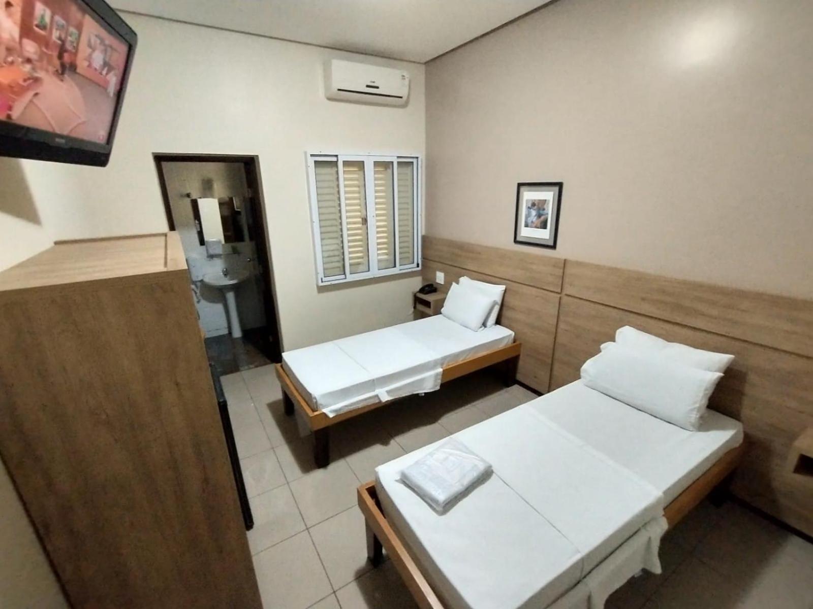 Economy Twin Room photo 2