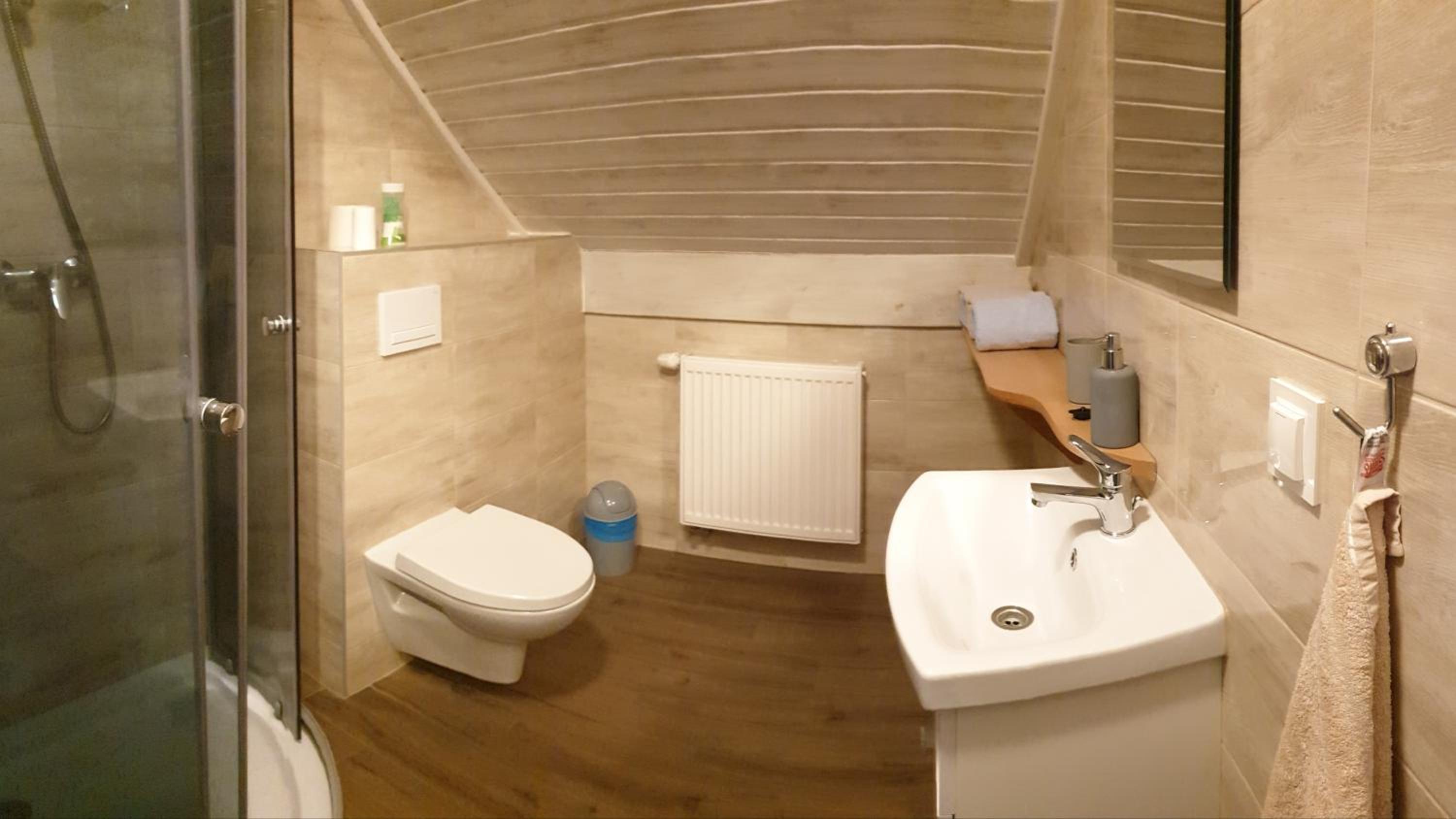 One-Bedroom Apartment photo 1