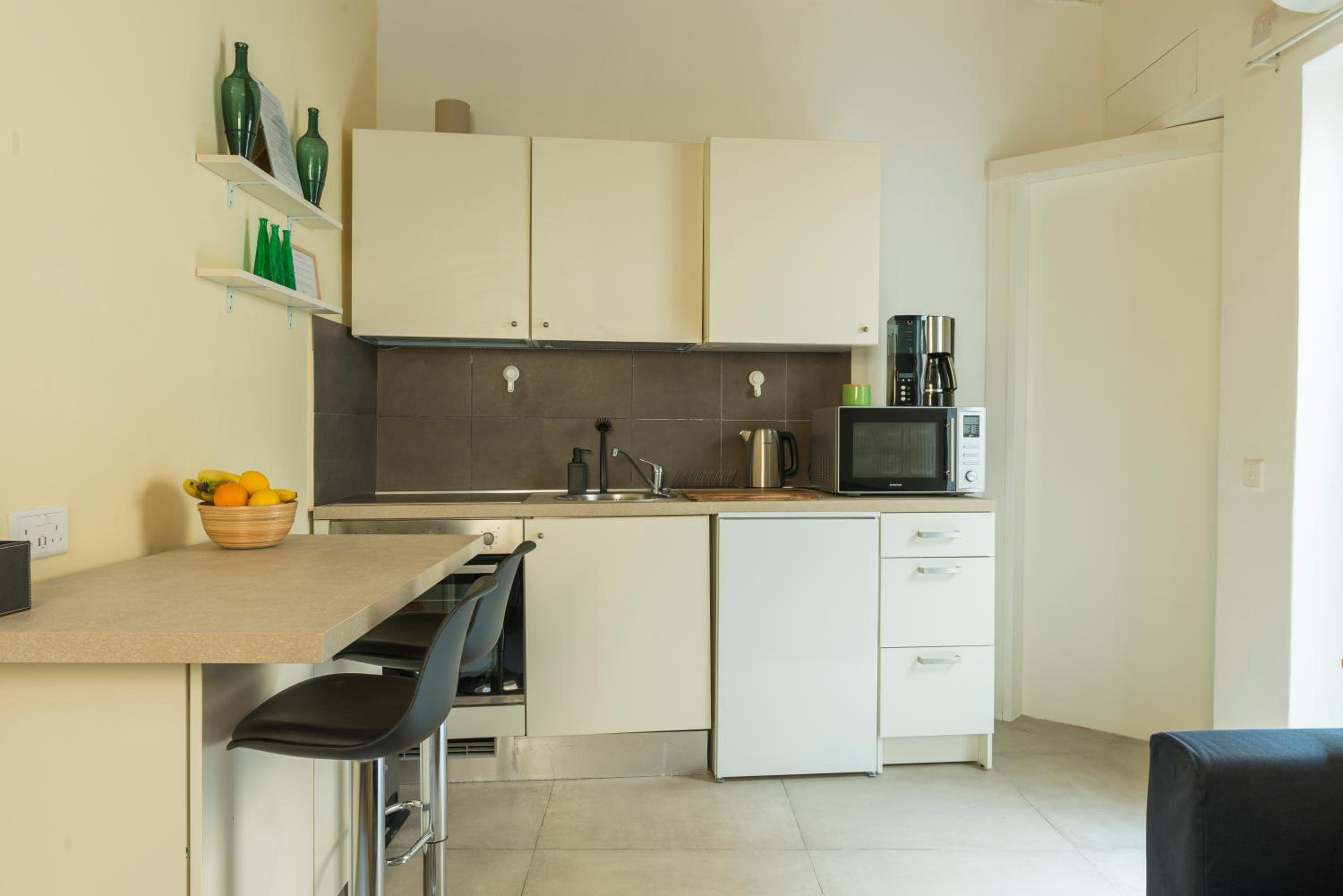 One-Bedroom Apartment photo 2