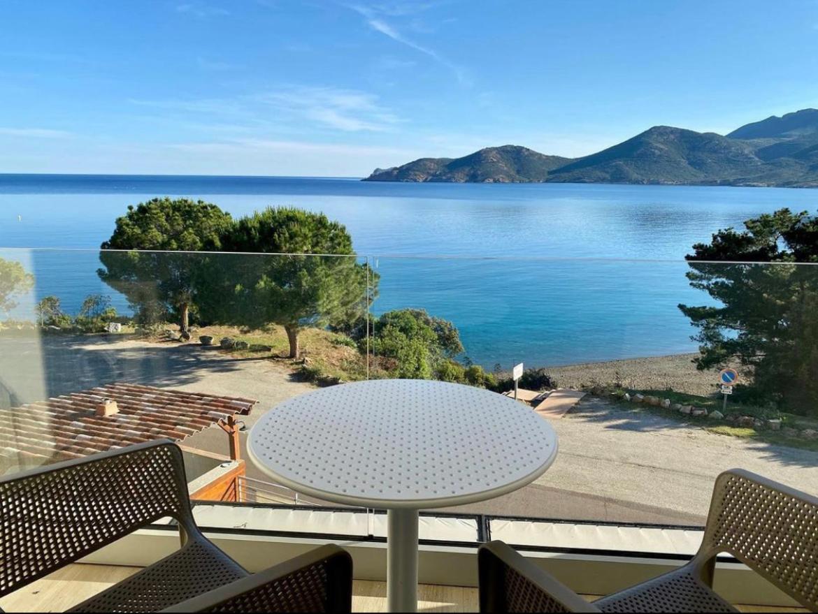Double Room with Sea View - Photo 4