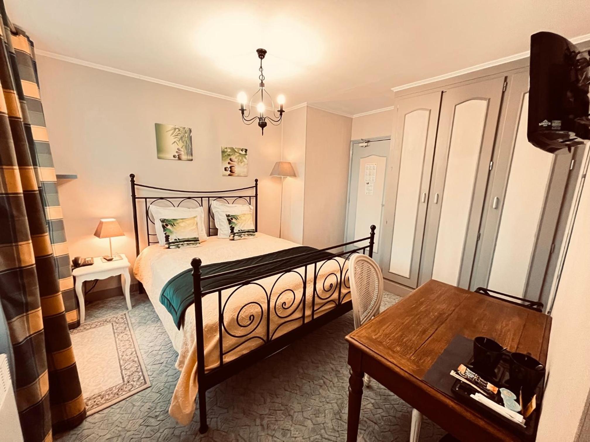Double Room with Bath photo 1