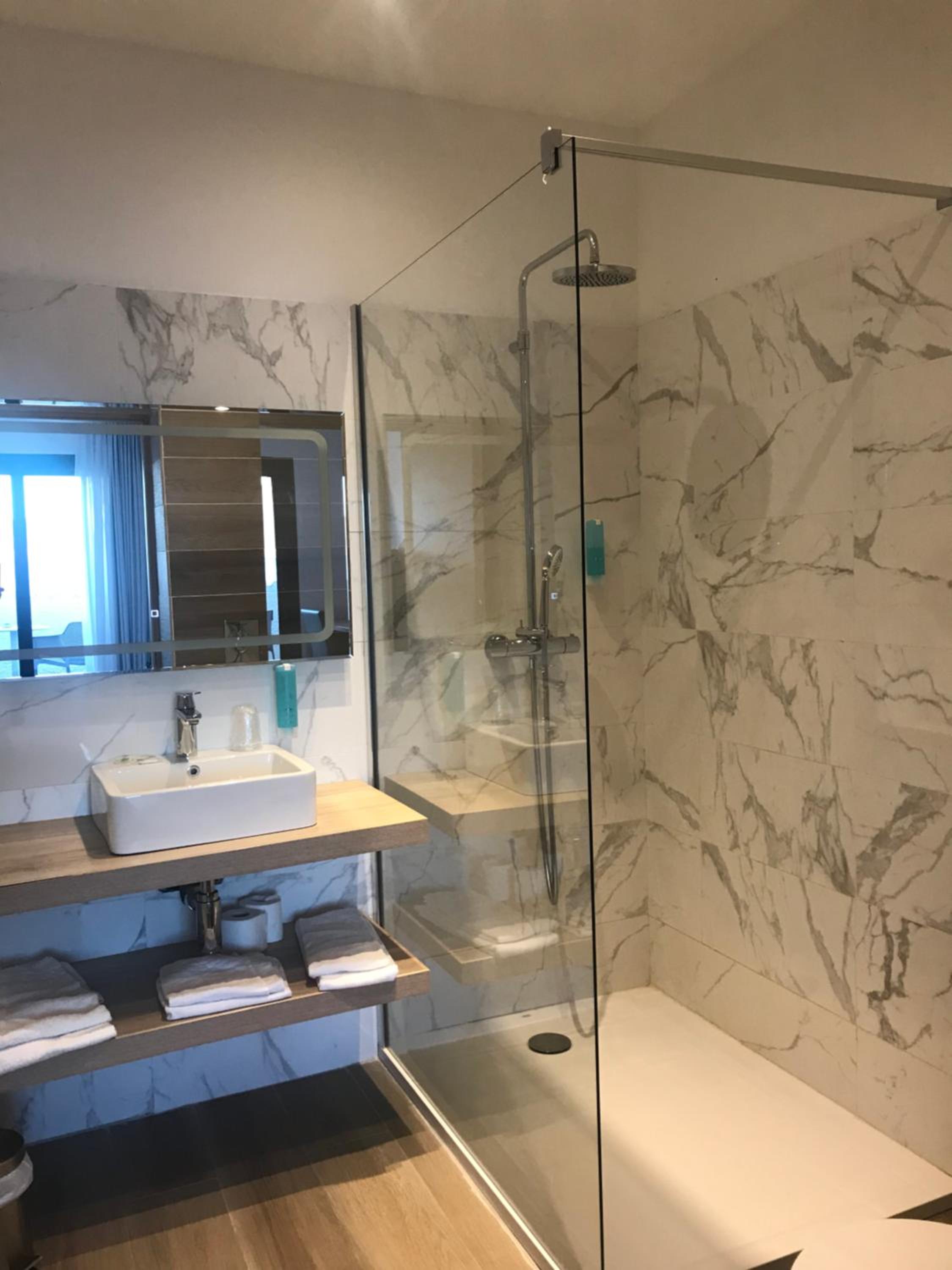 Double Room with Sea View - Photo 2