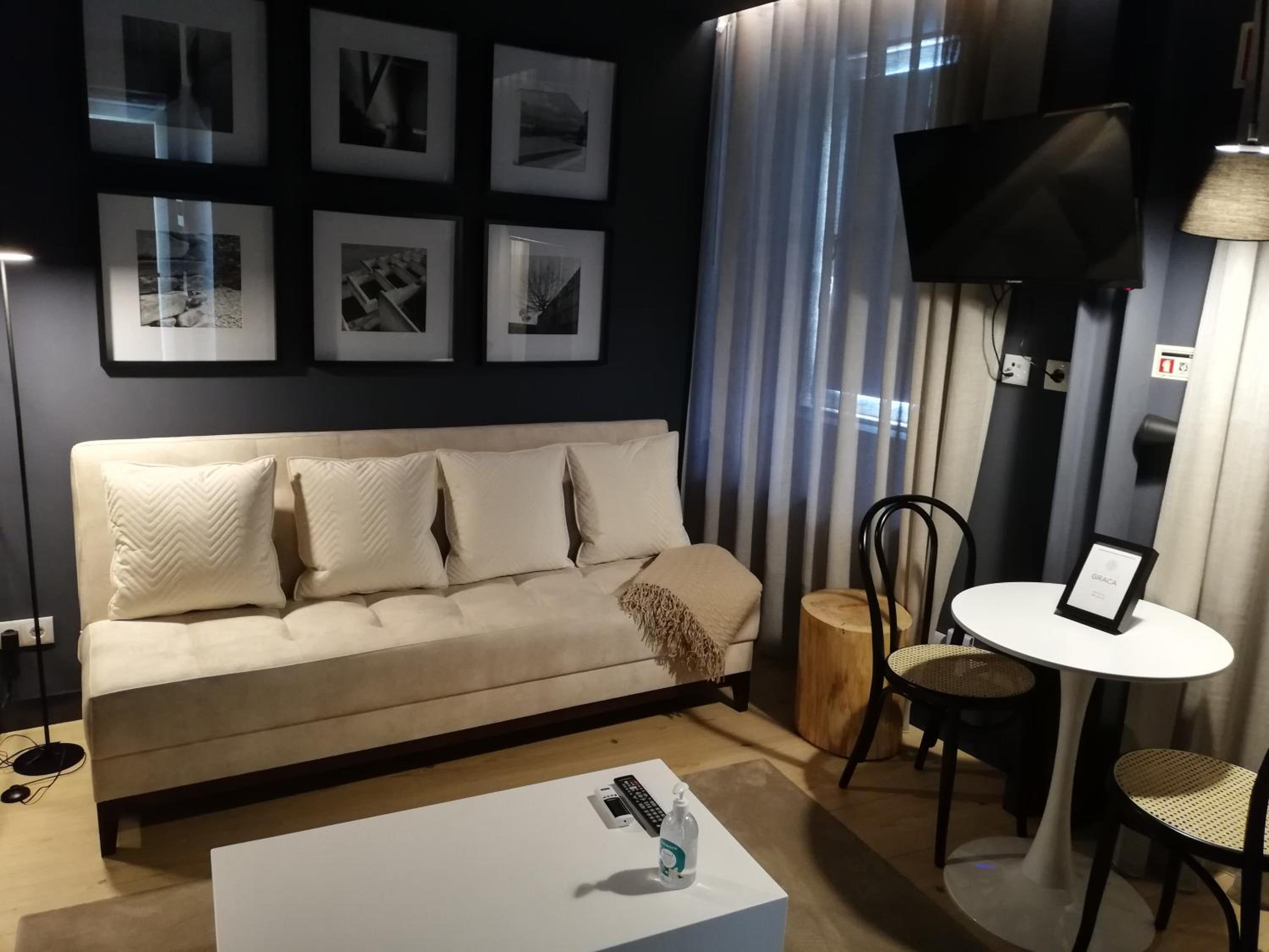Studio Apartment photo 3