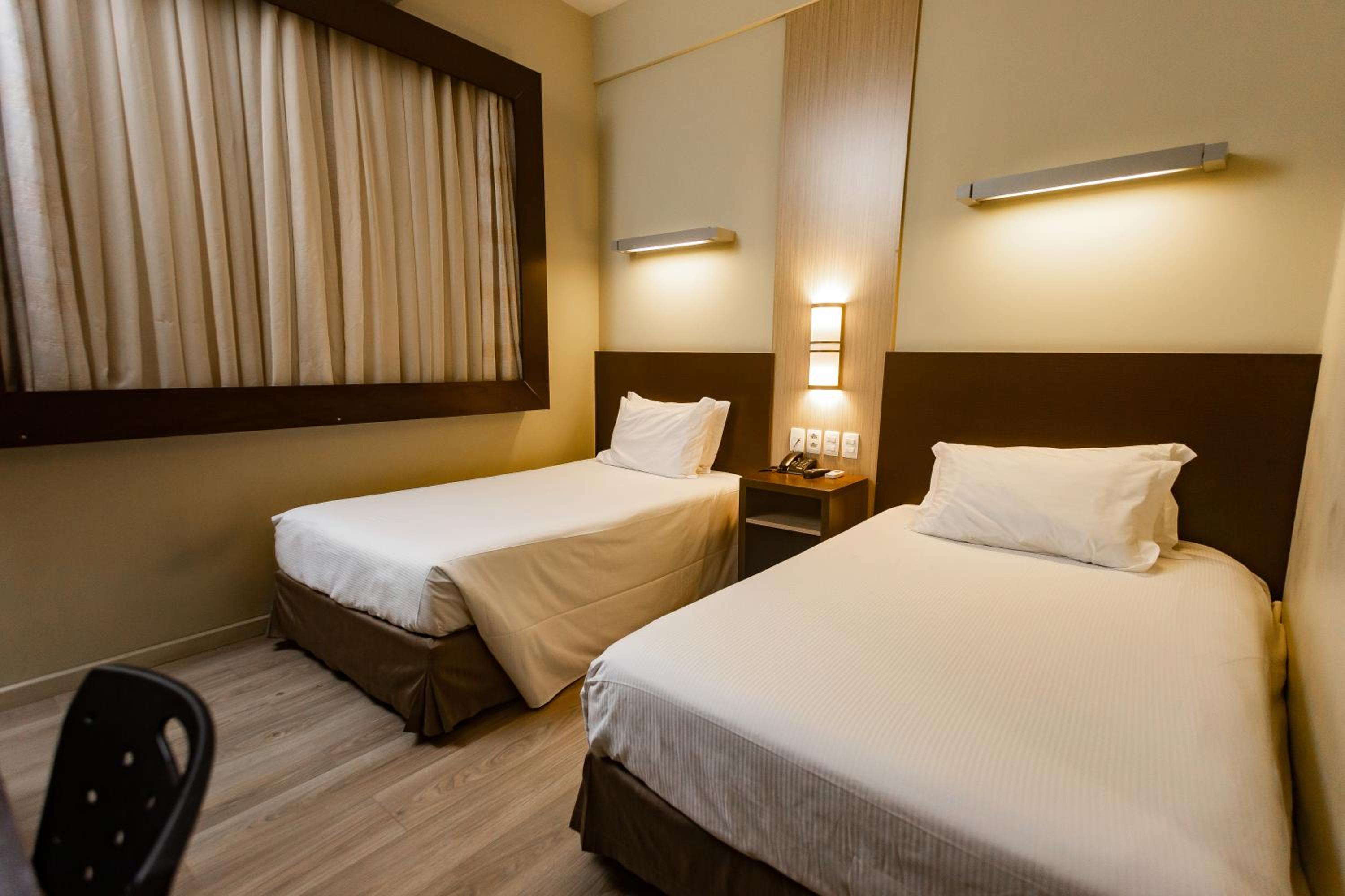 Economy Twin Room photo 3