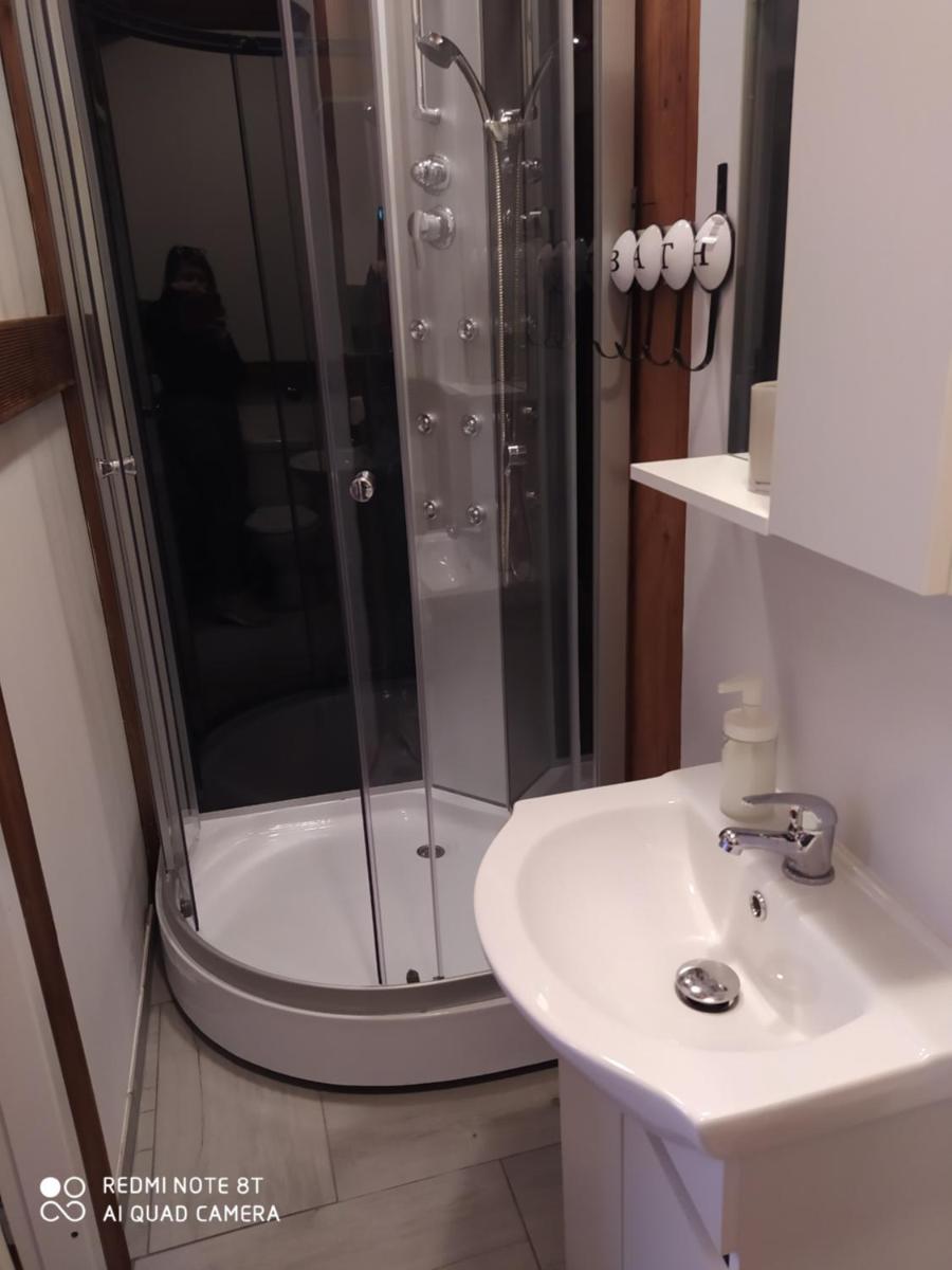 Twin Room with Private Bathroom photo 1