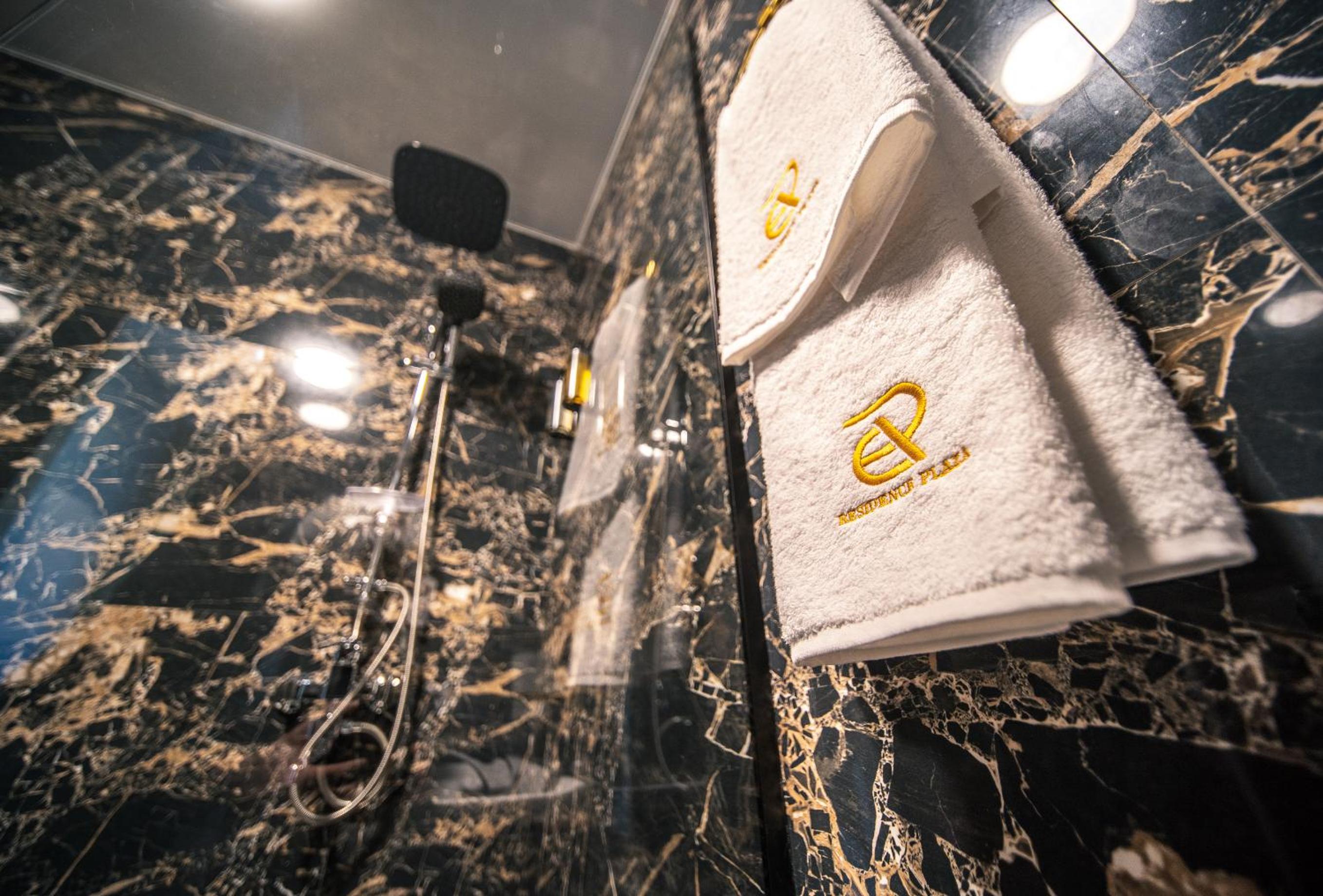 Deluxe Double or Twin Room with City View - Photo 8
