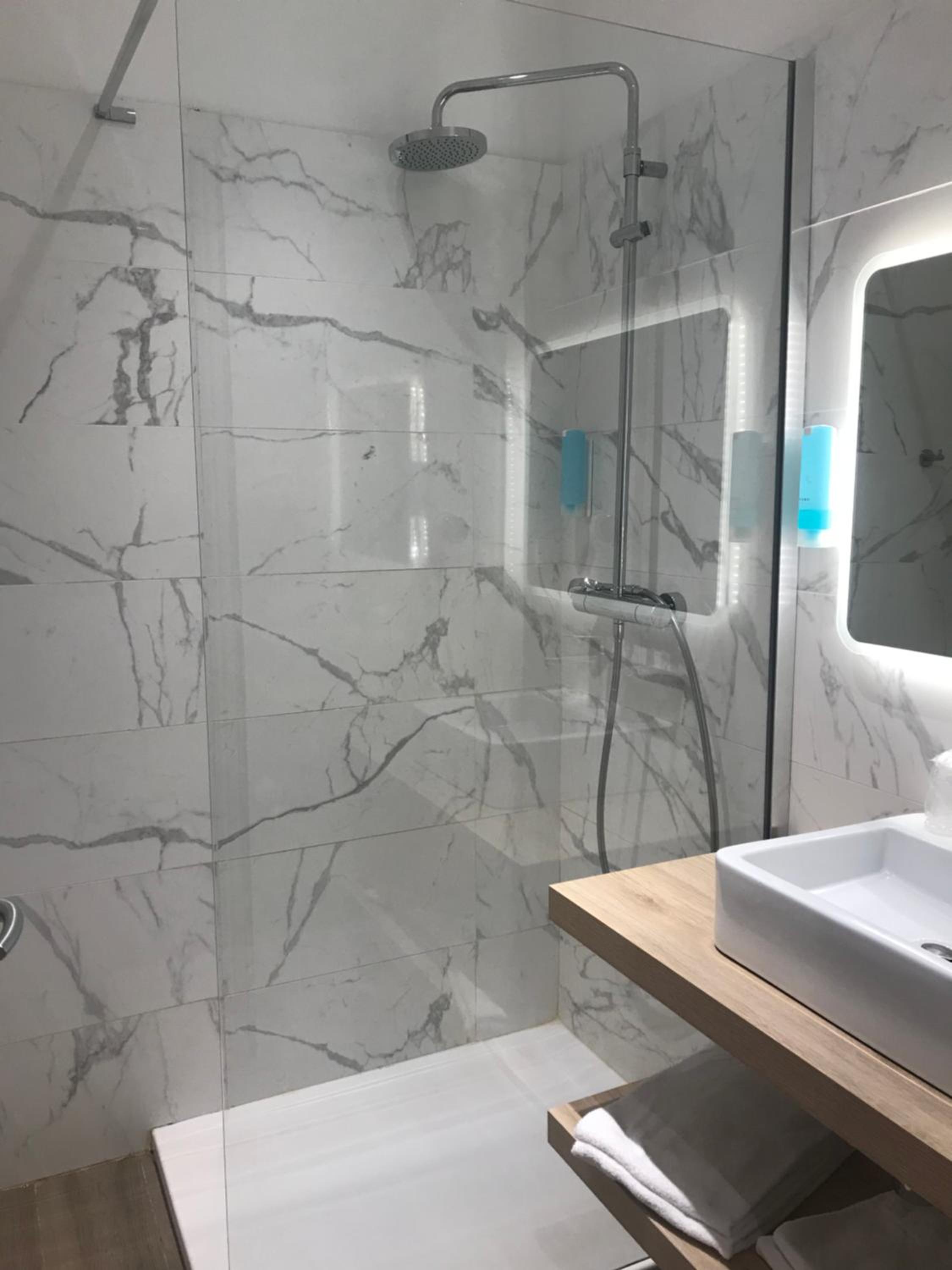 Superior Triple Room with Sea View - Photo 2