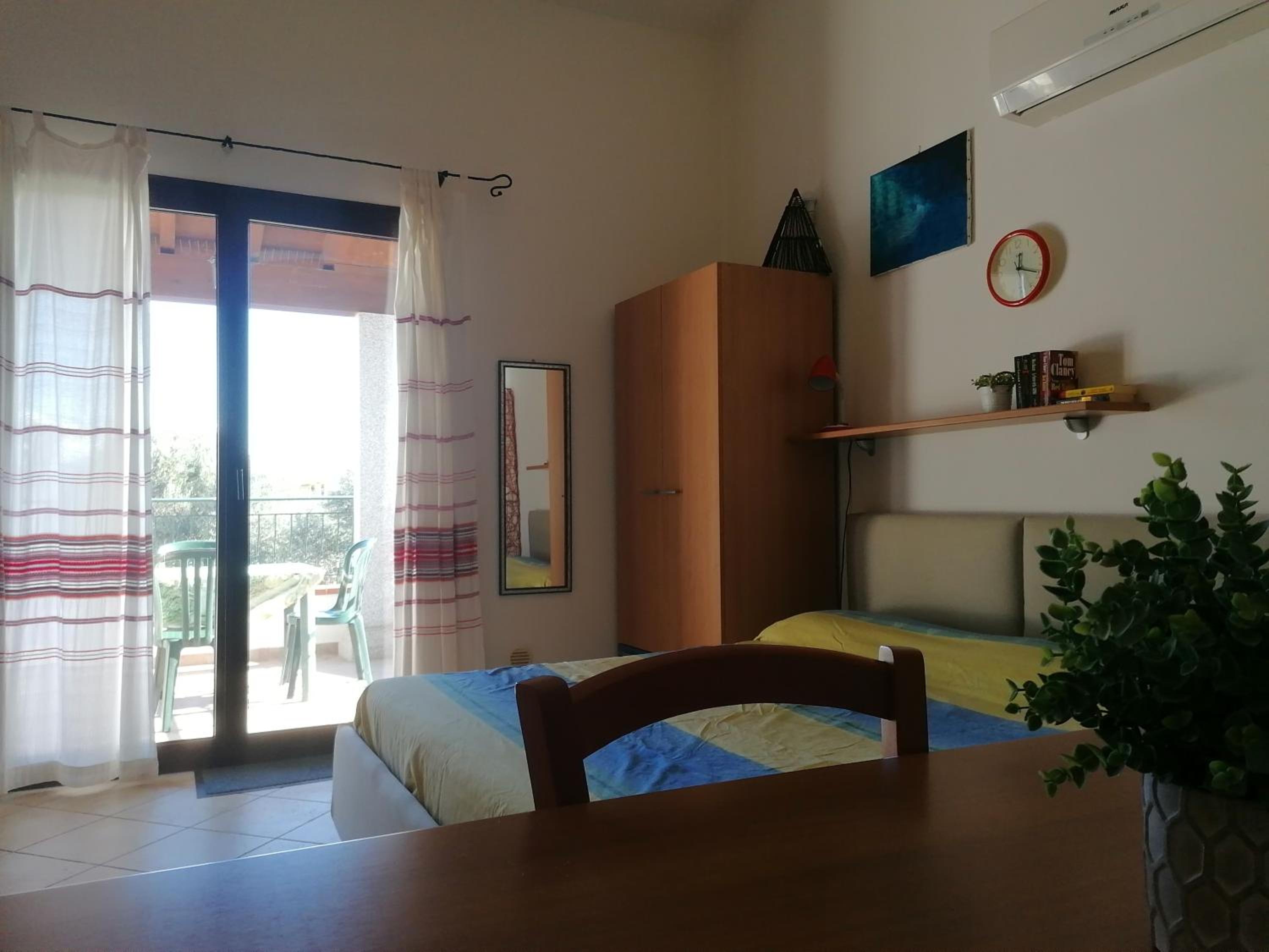 Studio Apartment photo 3
