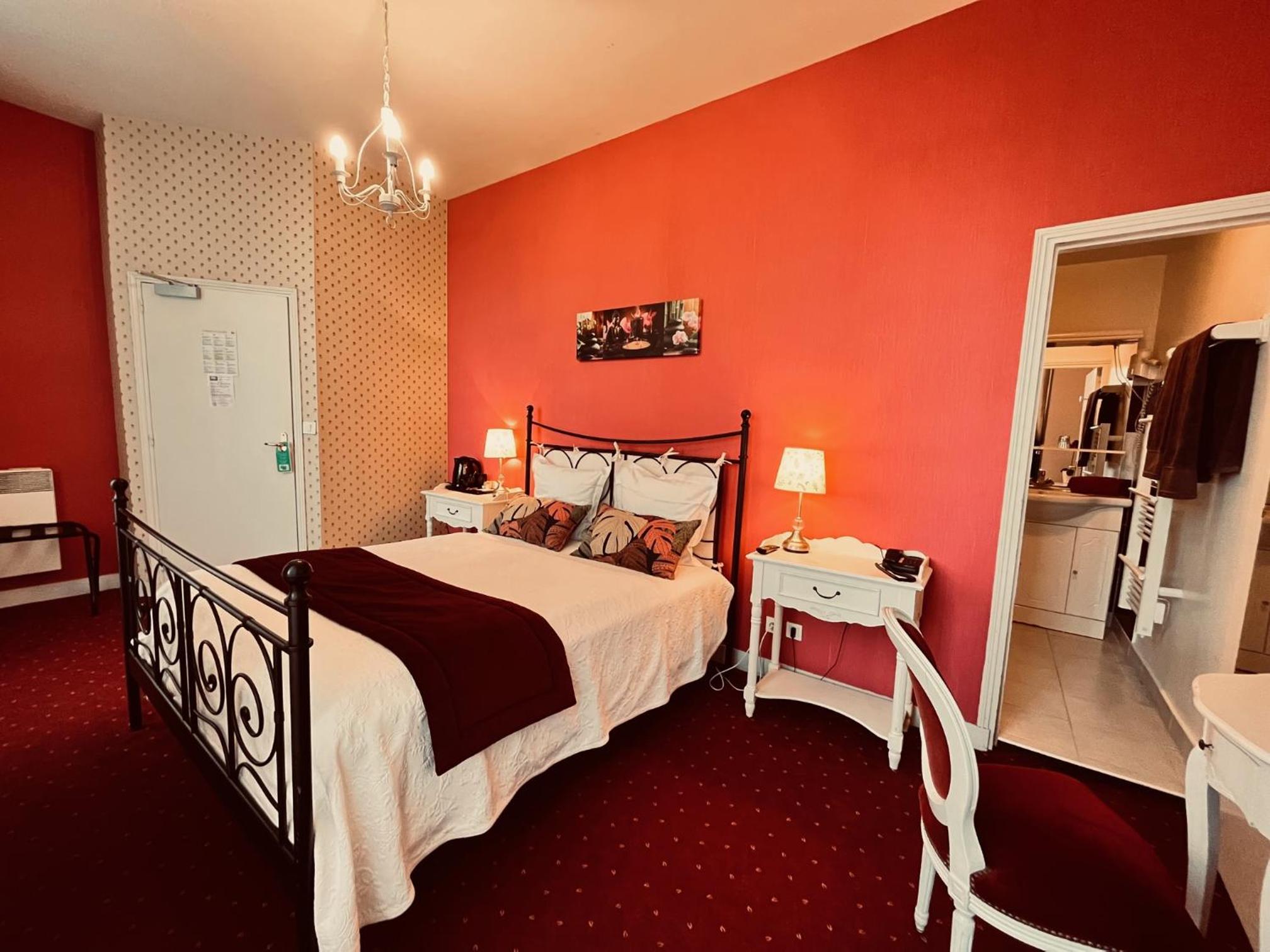 Double Room with Shower photo 1