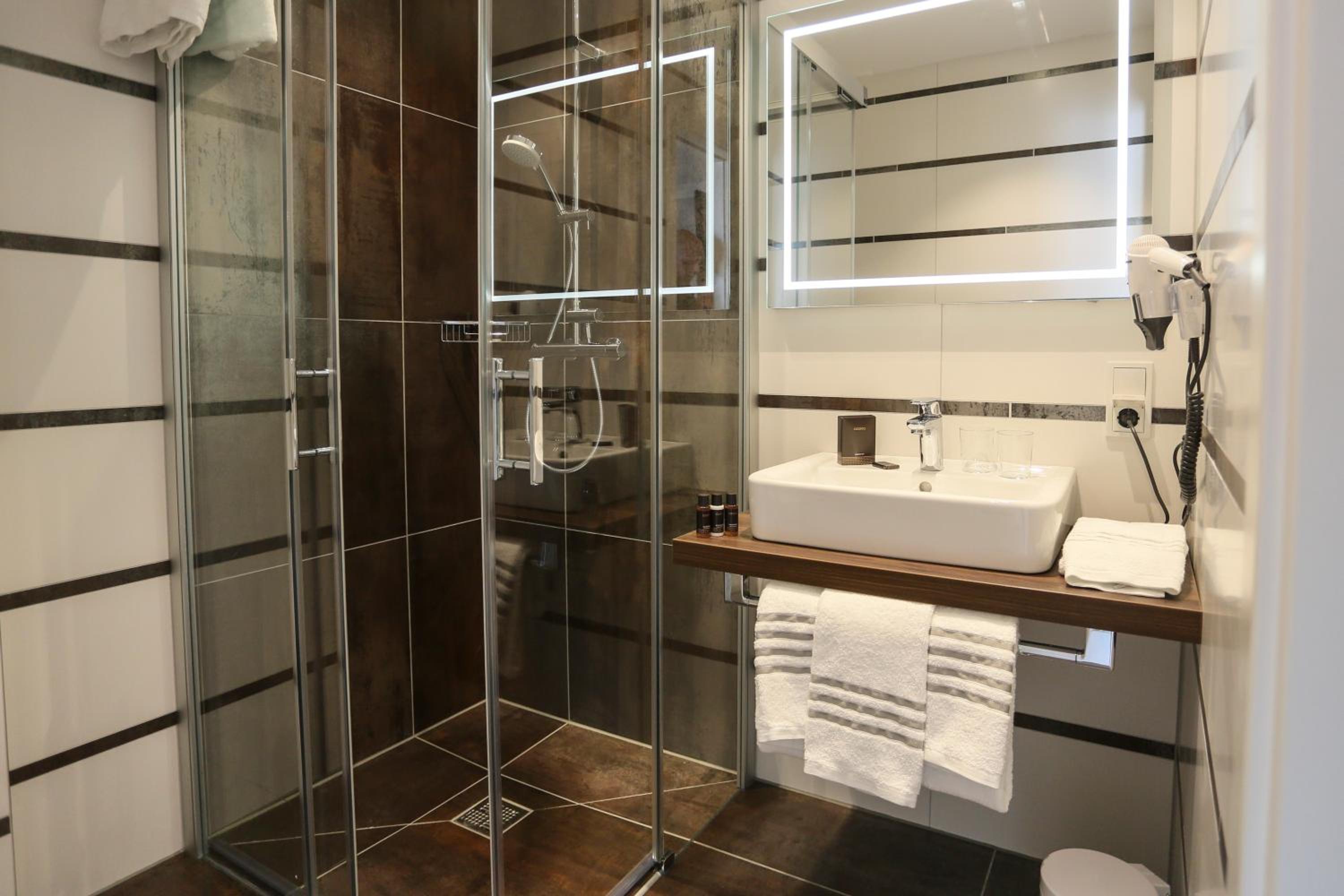 Deluxe Double Room - Photo 18
