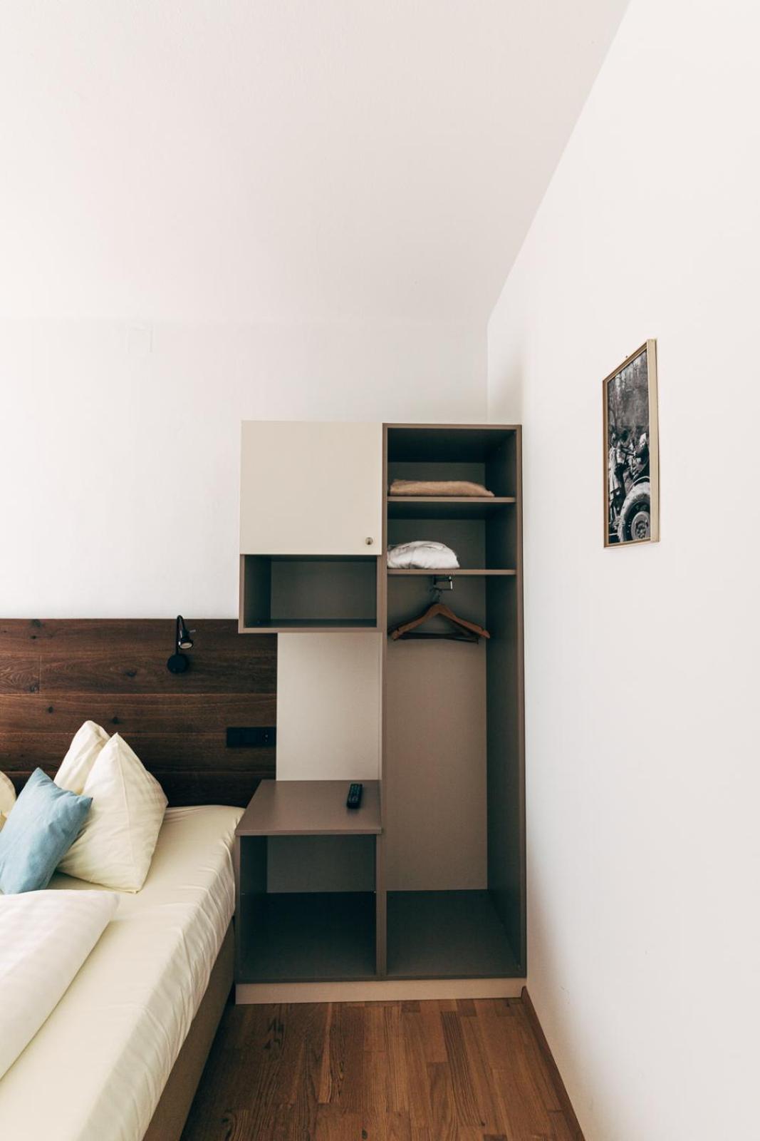 Double Room with Balcony - Photo 4