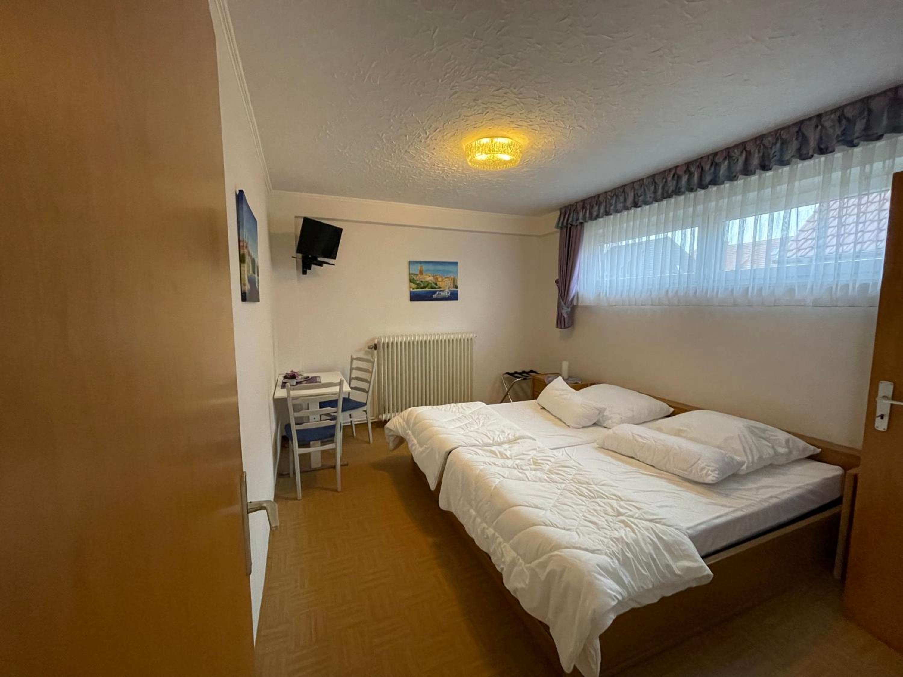 Budget Double Room photo 1