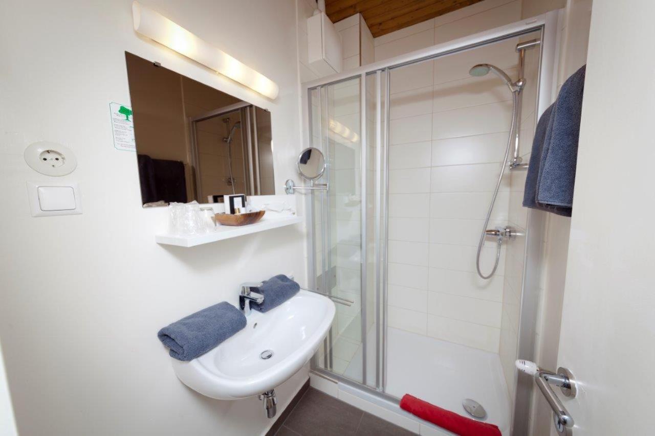 Double Room with Balcony - Photo 2