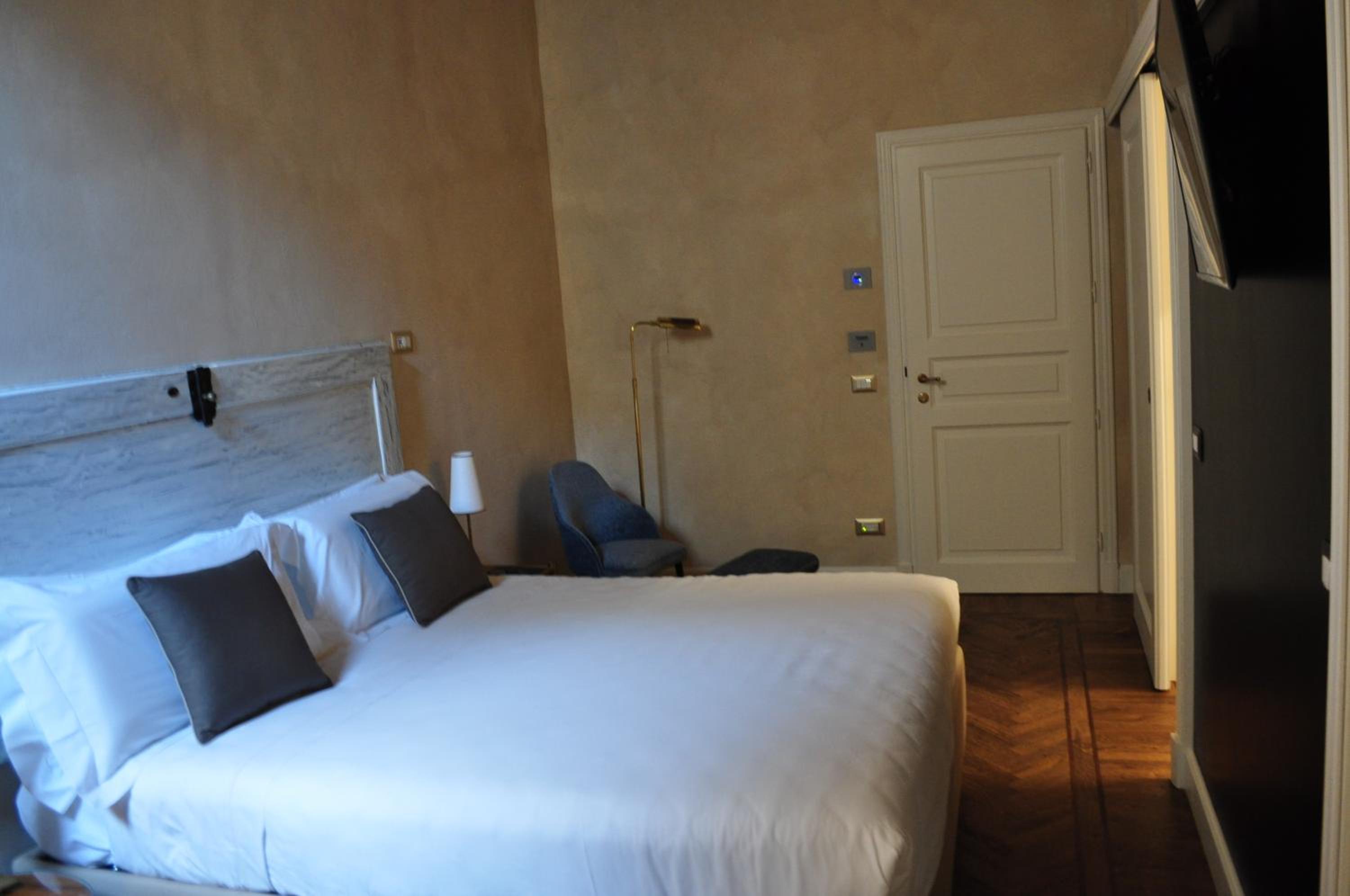 Standard Double Room photo 3