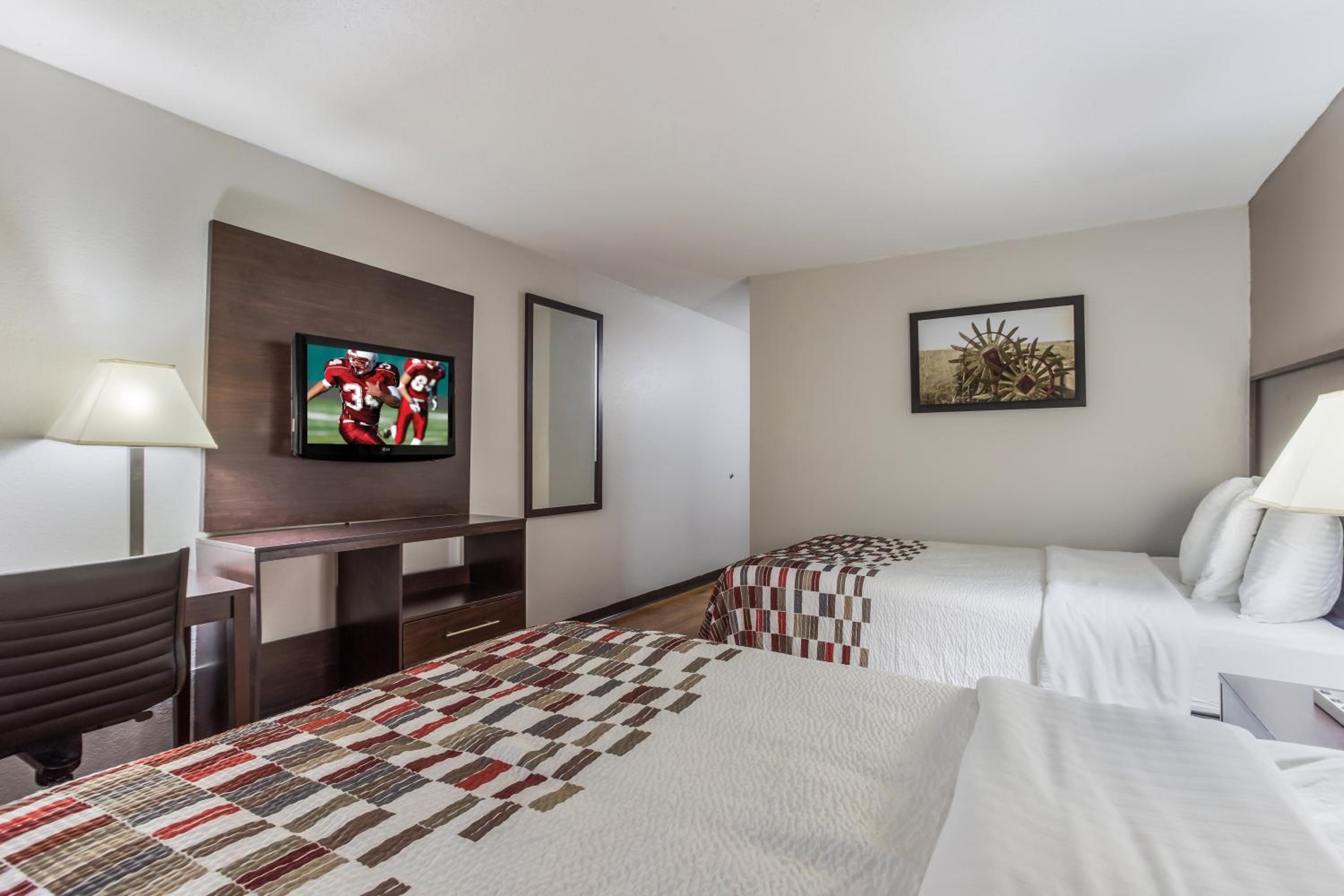Deluxe Double Room with Two Double Beds - Smoking photo 3
