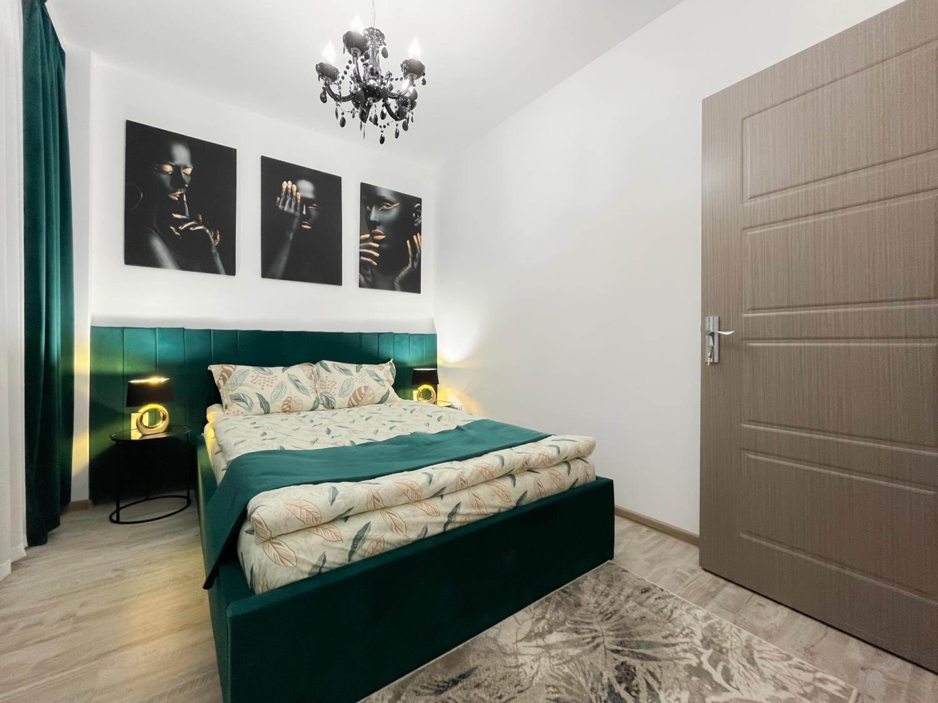 Apartment with Terrace - Photo 24