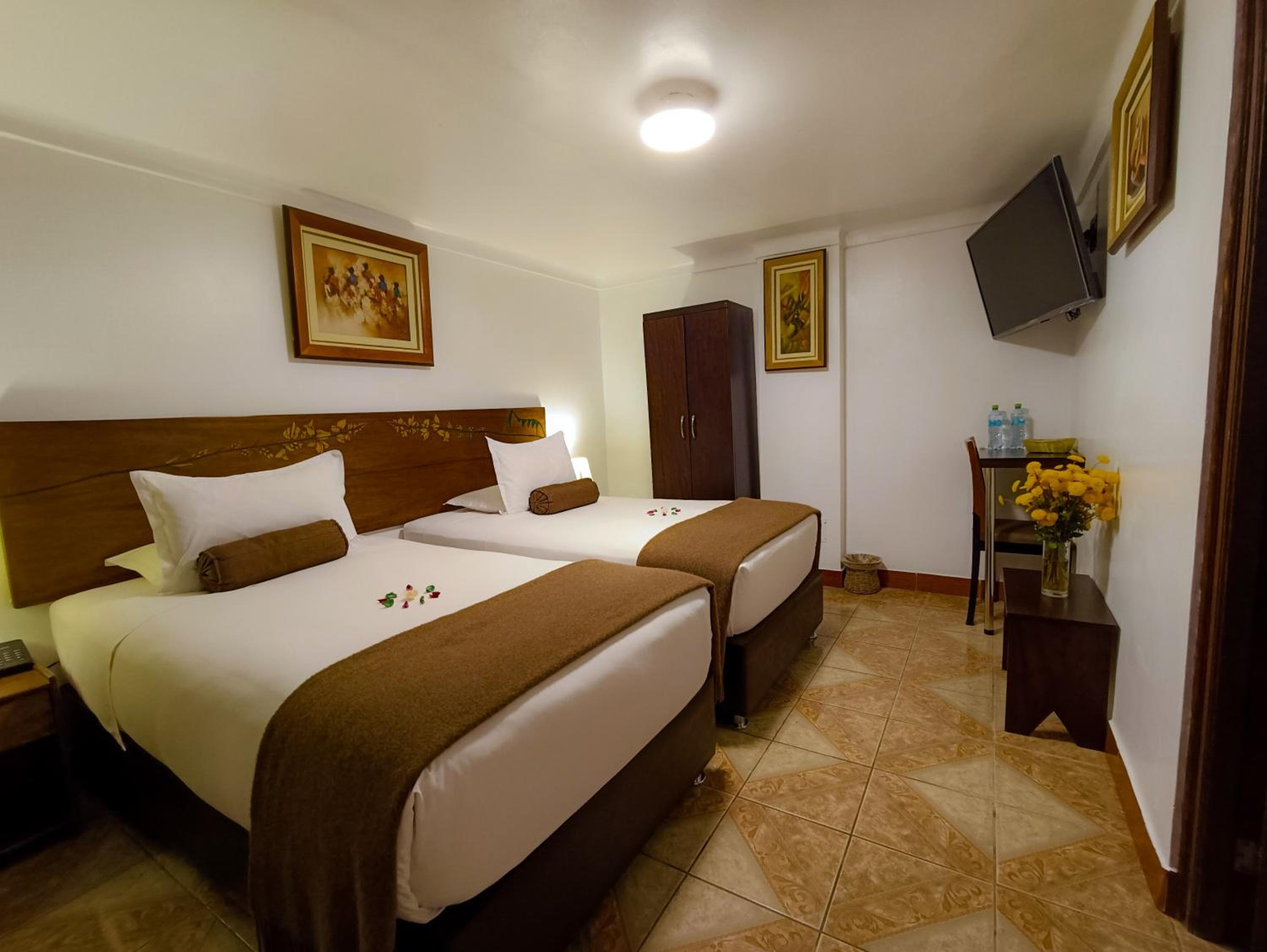 Superior Twin Room - Photo 10