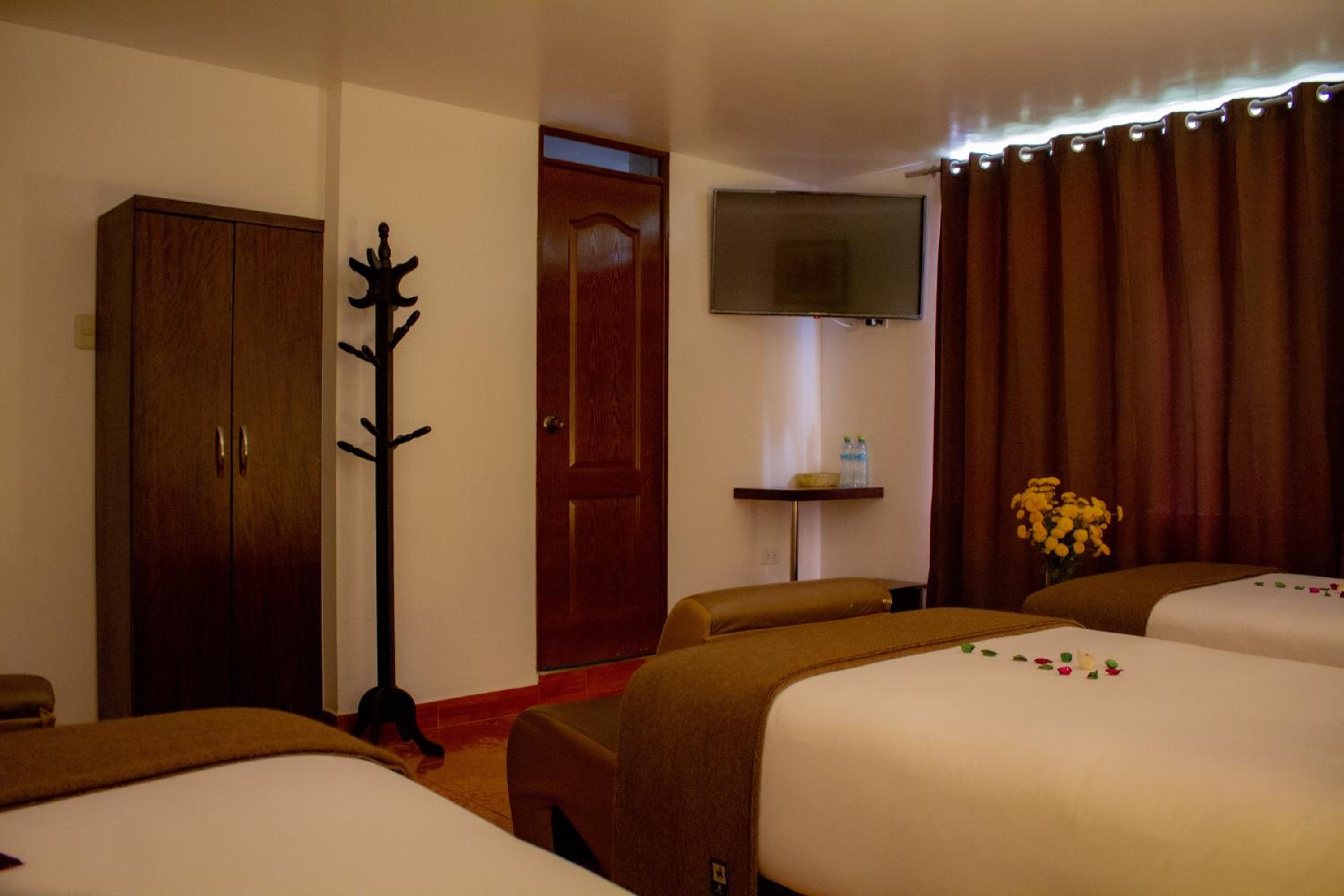 Triple Room with Private Bathroom - Photo 16