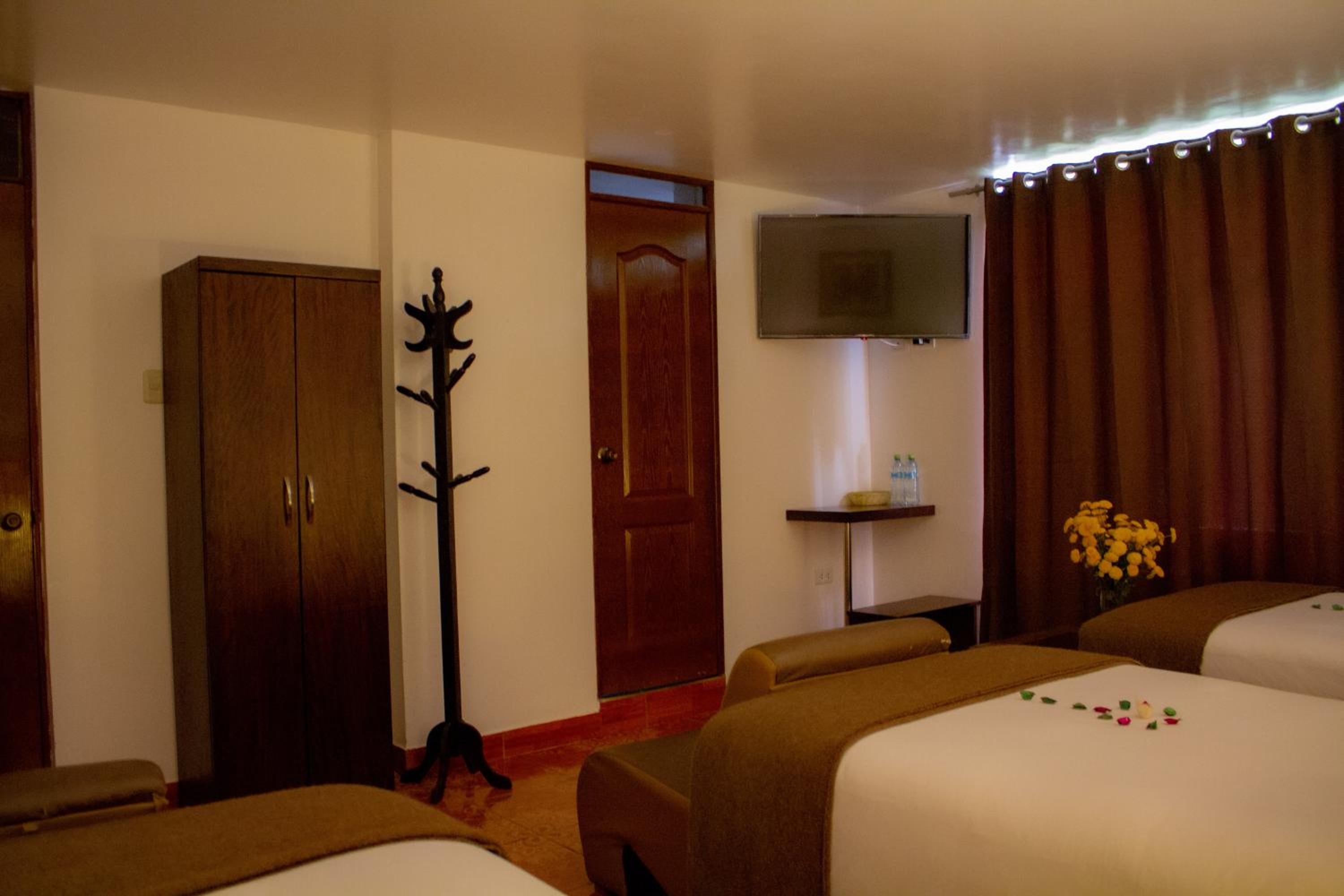 Triple Room with Private Bathroom - Photo 15