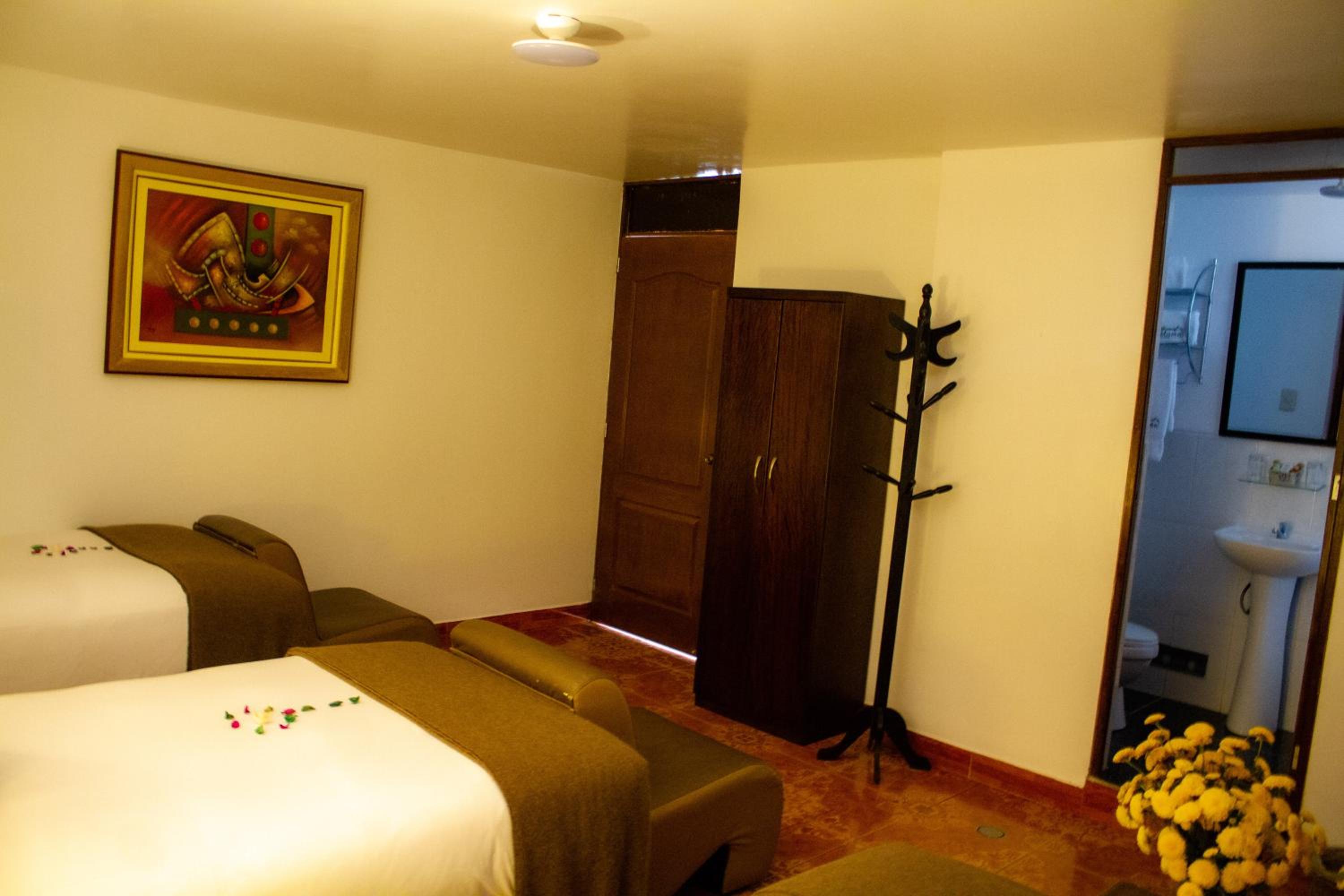 Triple Room with Private Bathroom - Photo 13