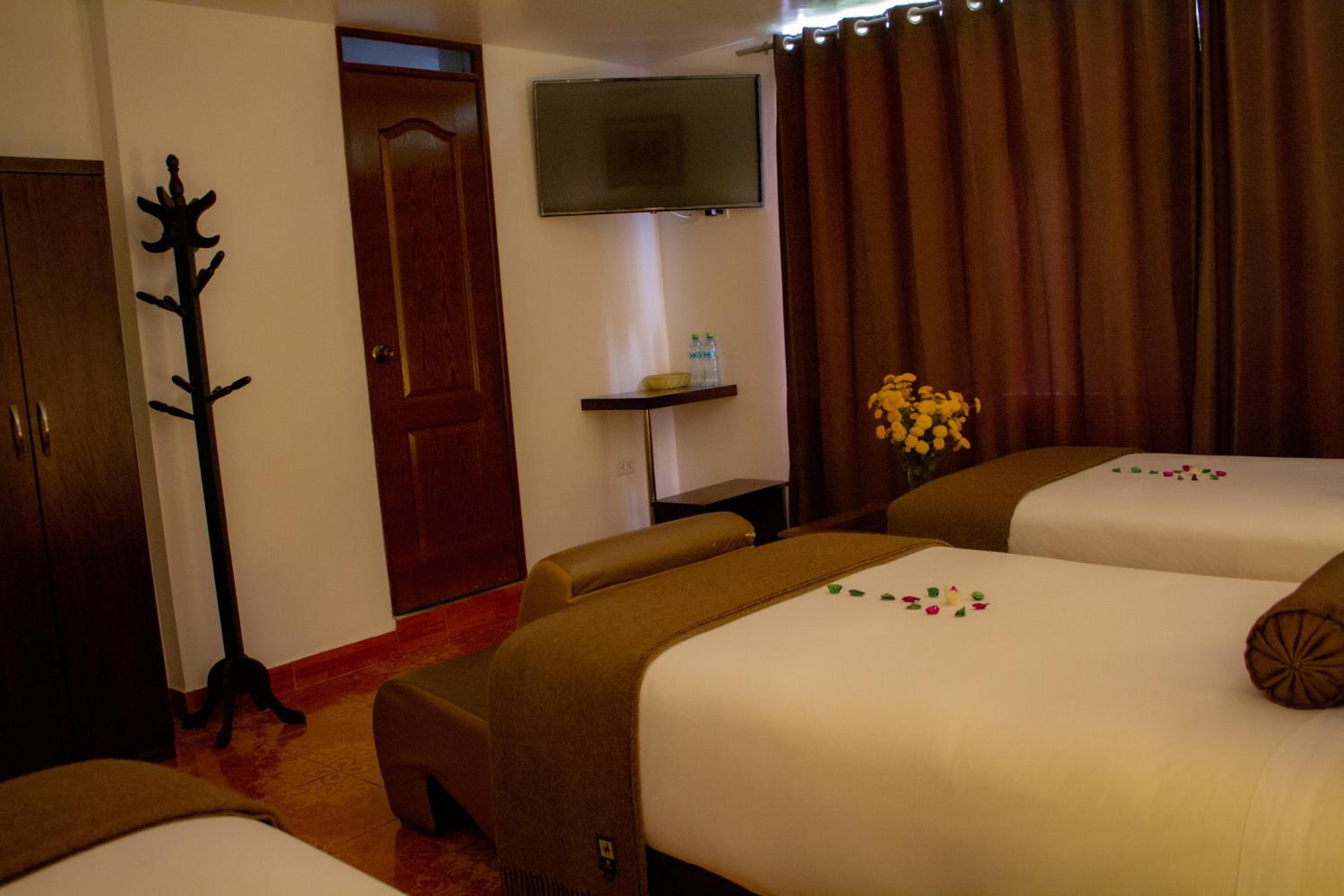 Triple Room with Private Bathroom - Photo 18