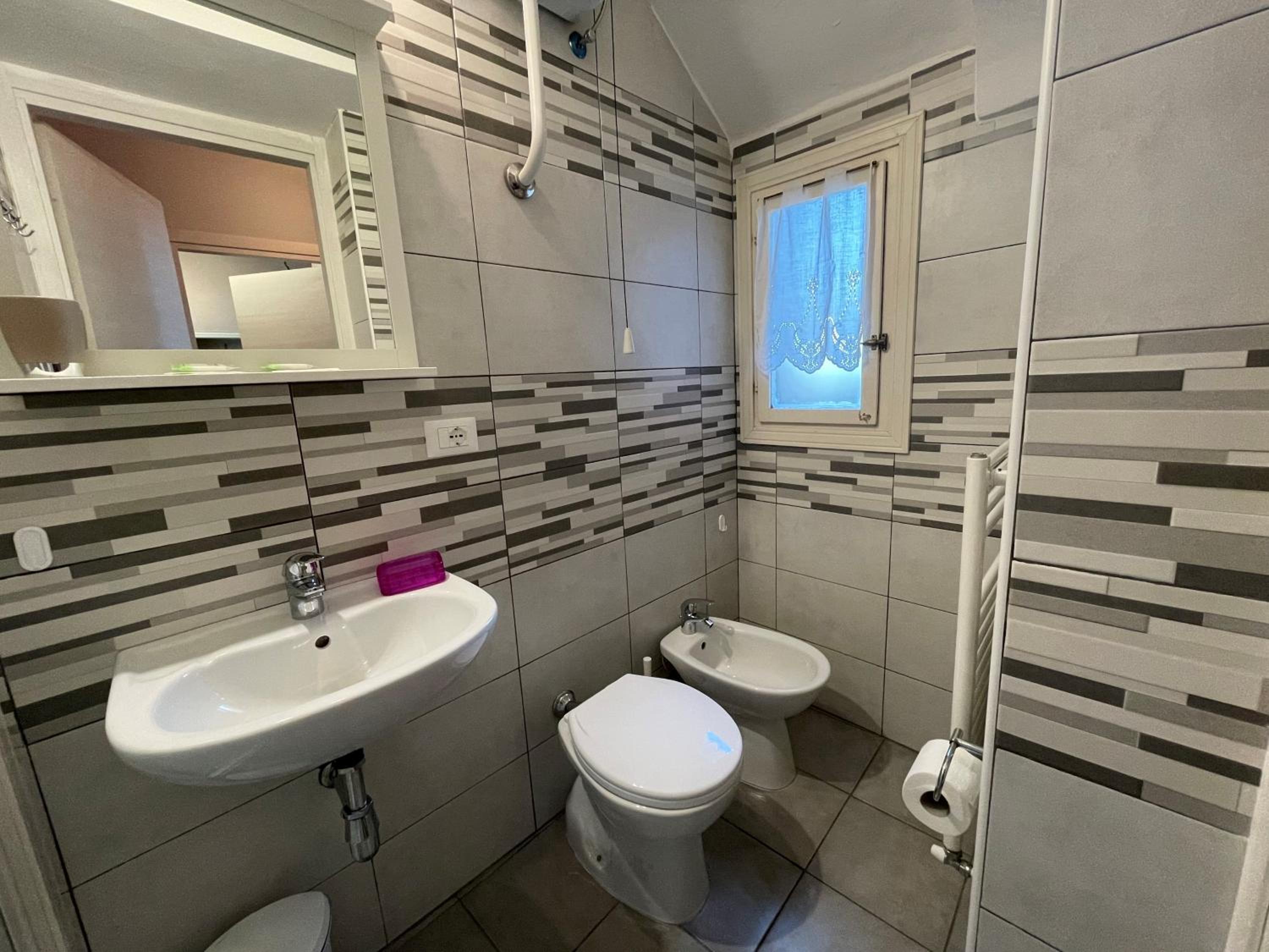 Double or Twin Room with Sea View photo 3