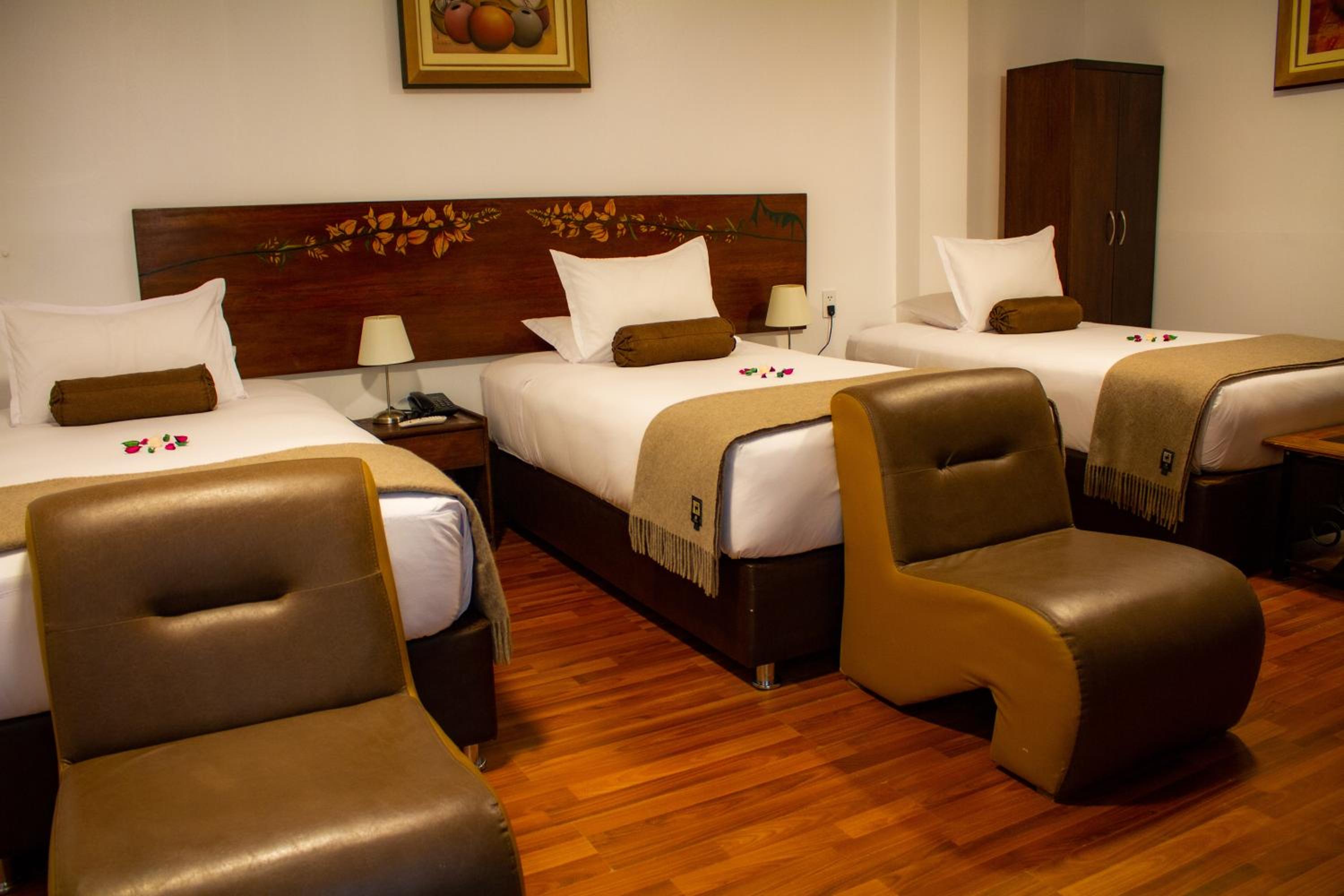 Triple Room with Private Bathroom - Photo 24