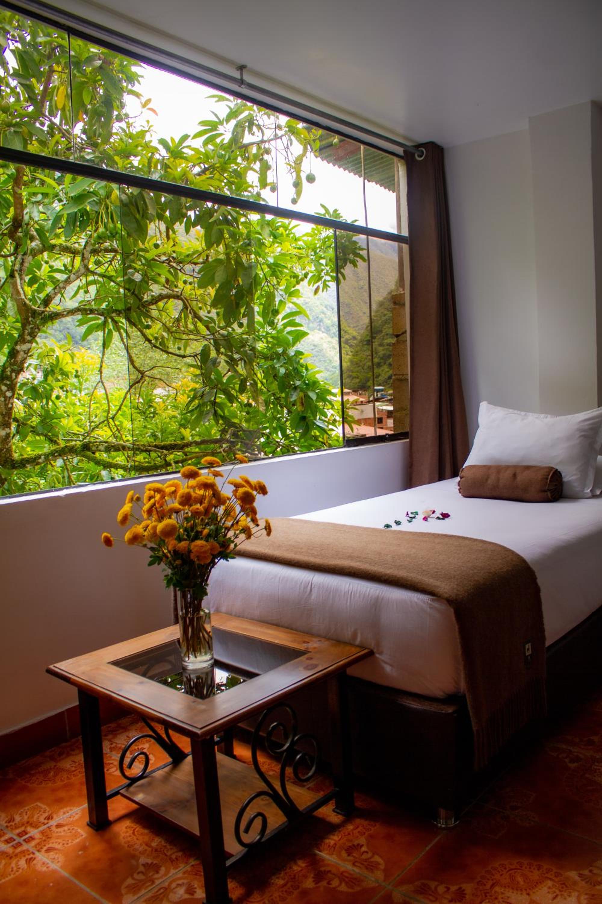 Triple Room with Private Bathroom - Photo 23