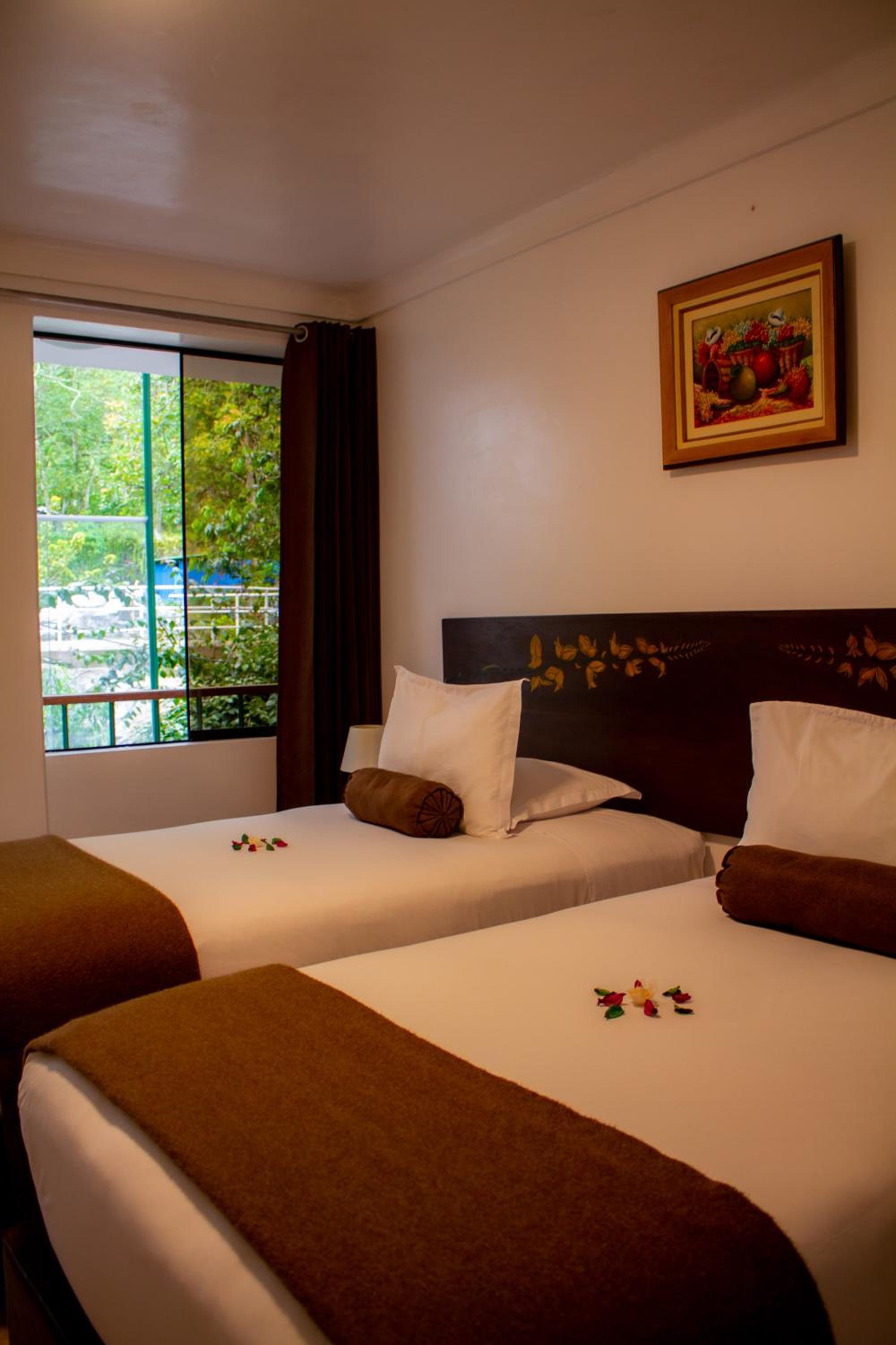 Superior Twin Room - Photo 11