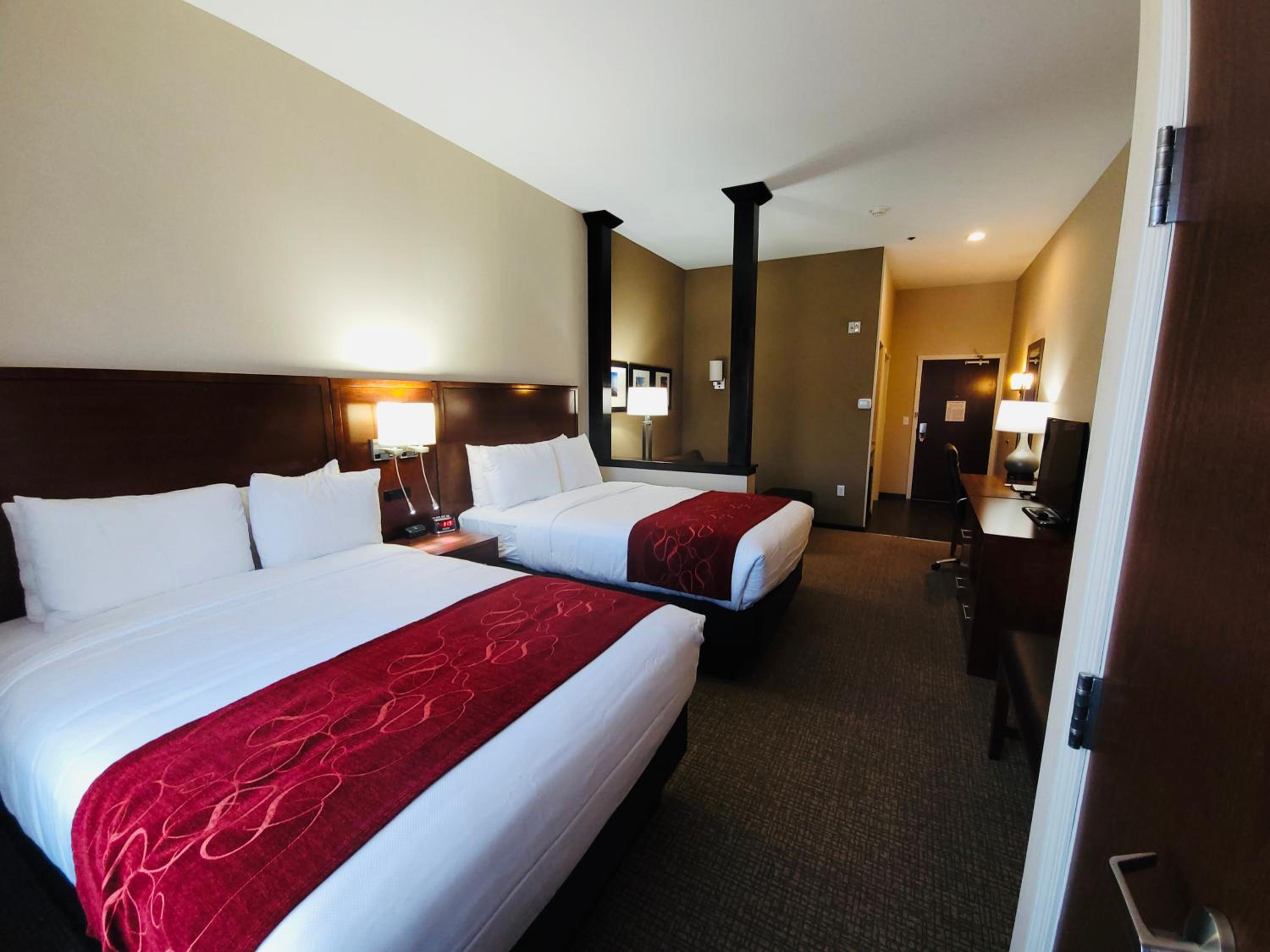 Double Suite with Two Double Beds - Non Smoking photo 1