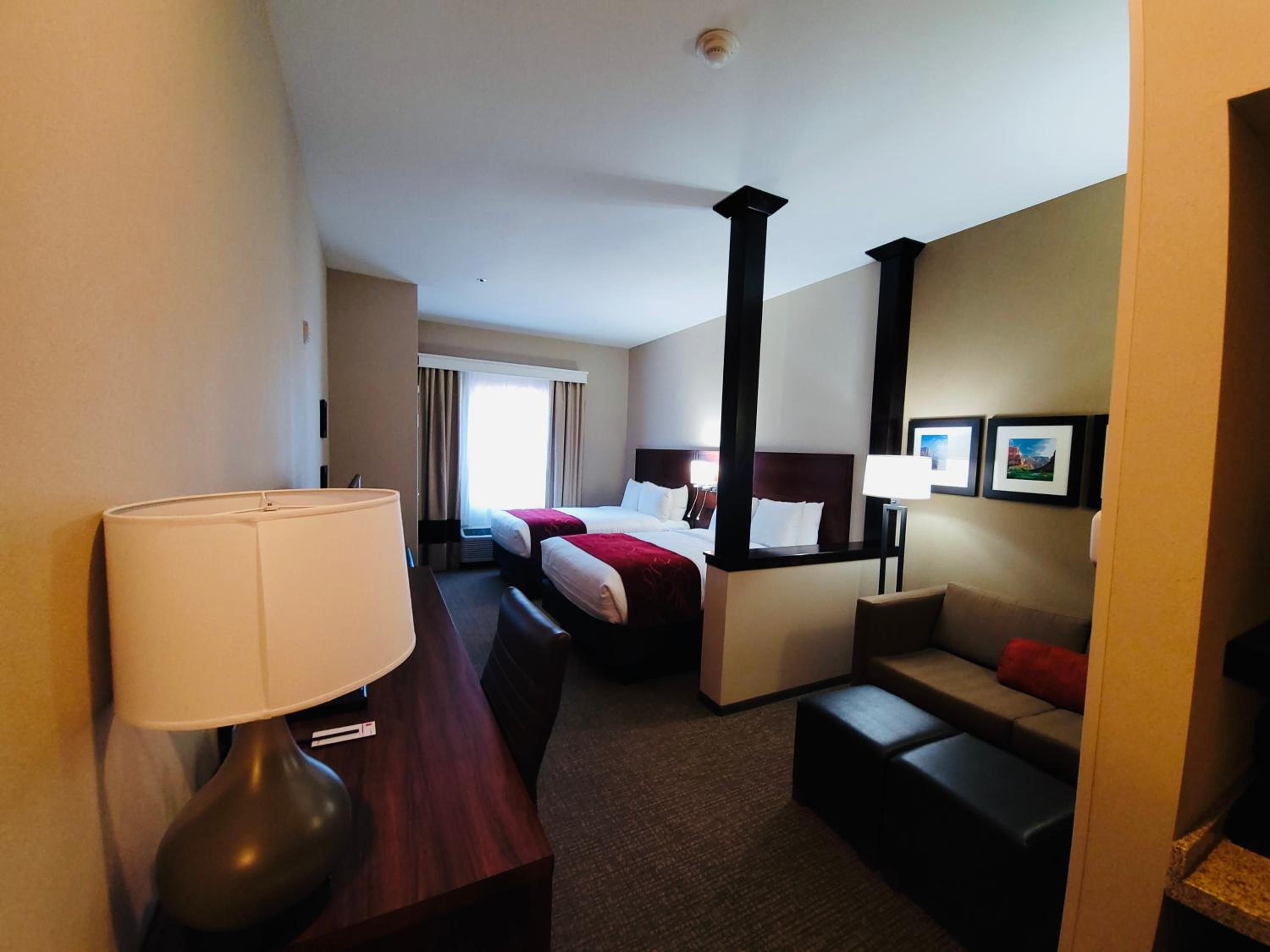 Double Suite with Two Double Beds - Non Smoking photo 2