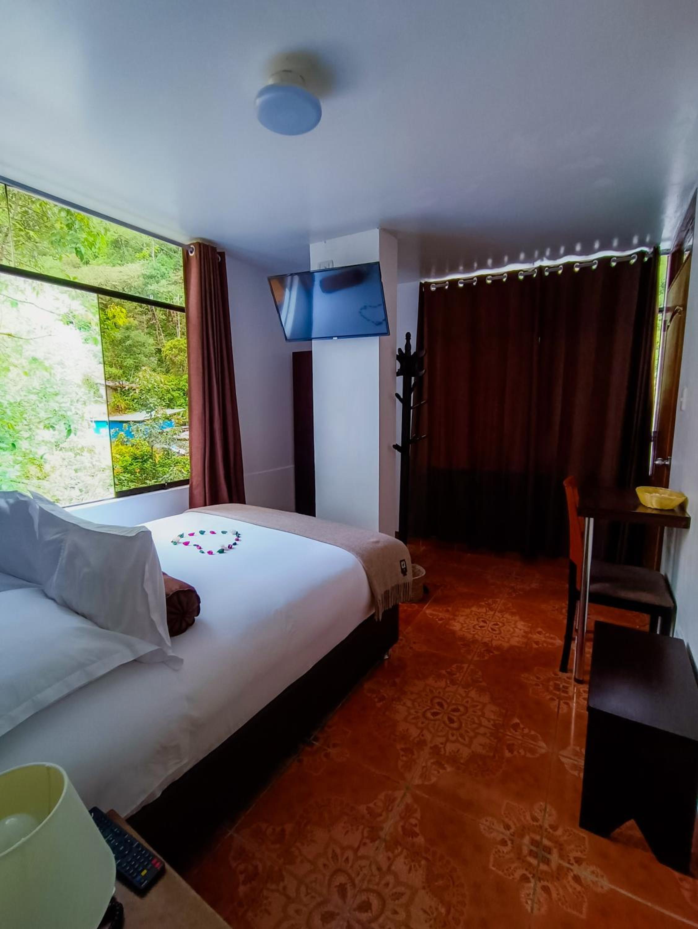 Double Room with Private Bathroom - Photo 20
